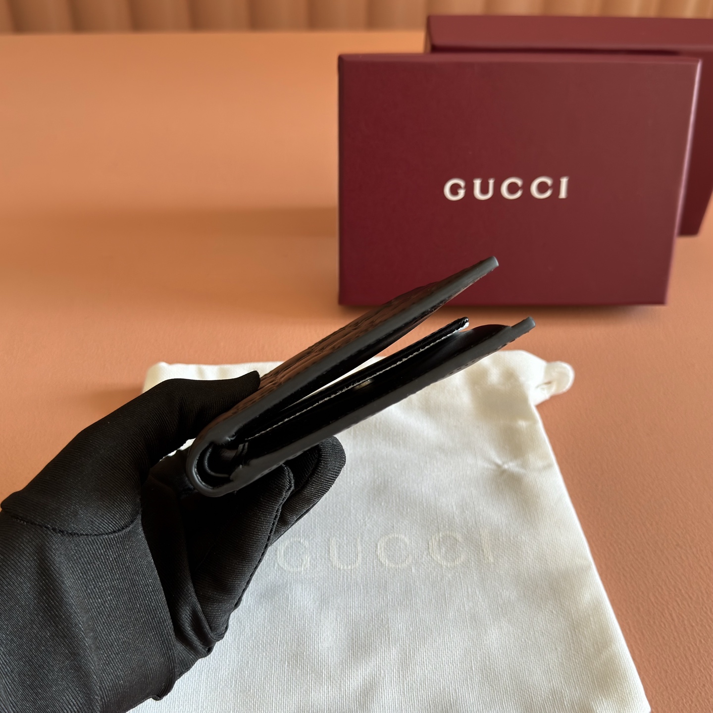 Gucci Basic Bag Cow Leather Black M-l