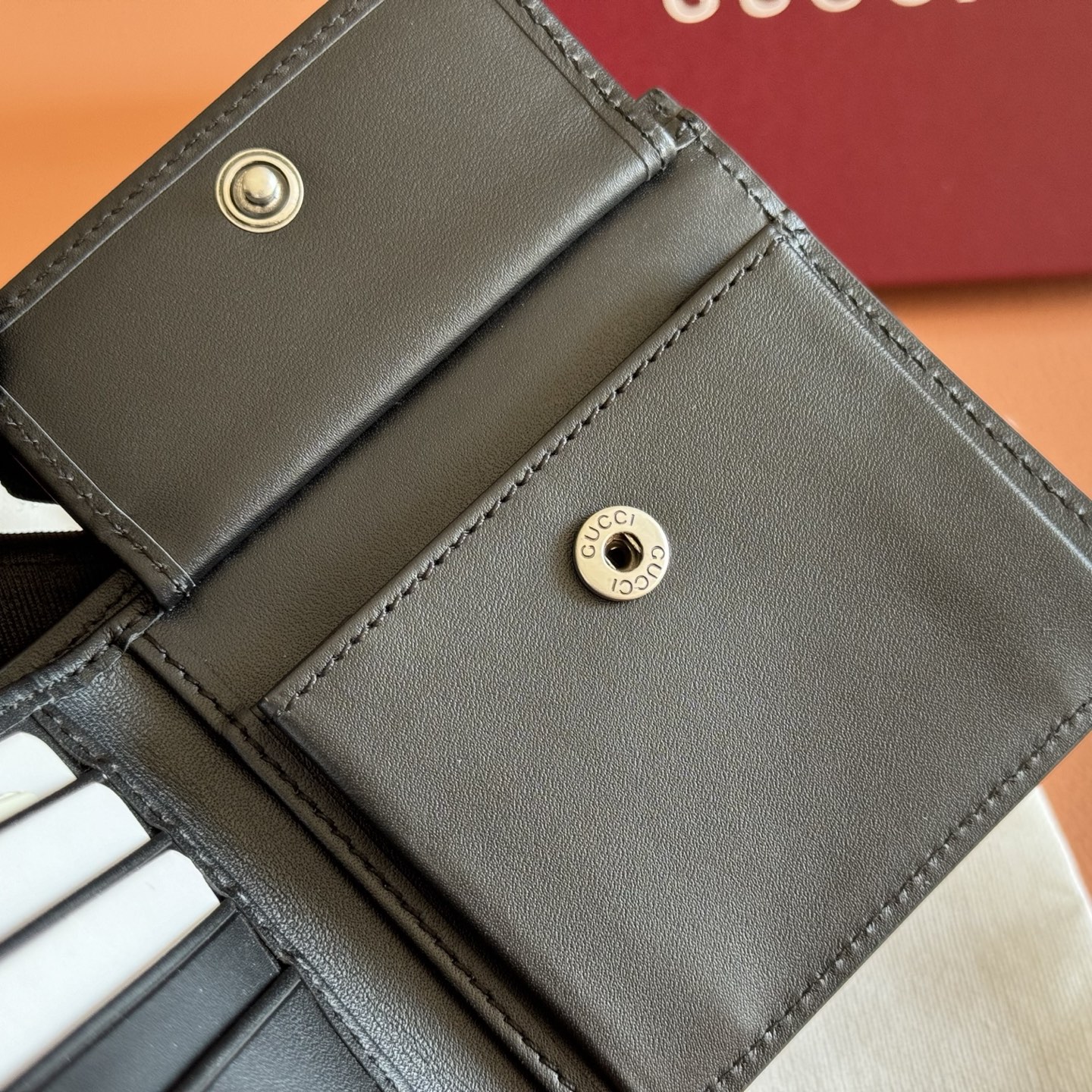 Gucci Basic Bag Cow Leather Black M-l