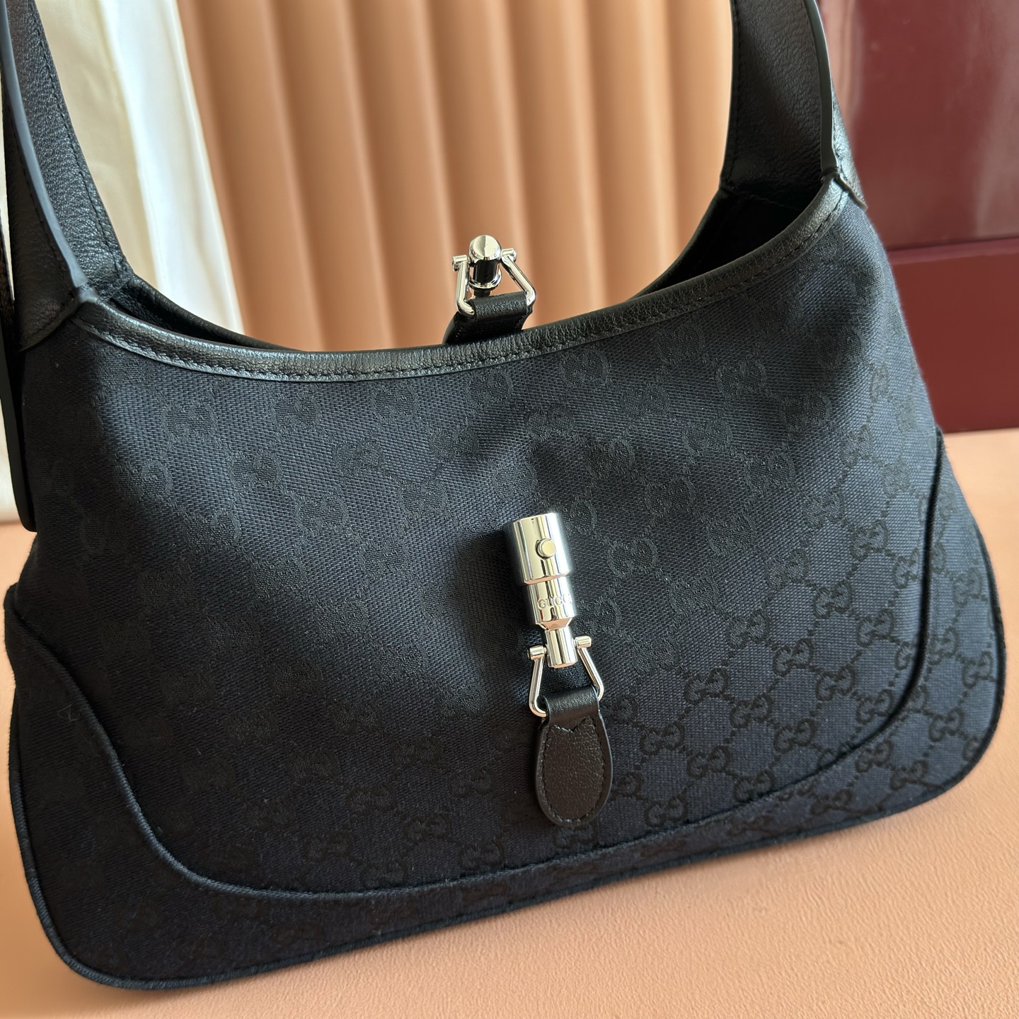 Gucci Basic Bag M-l
