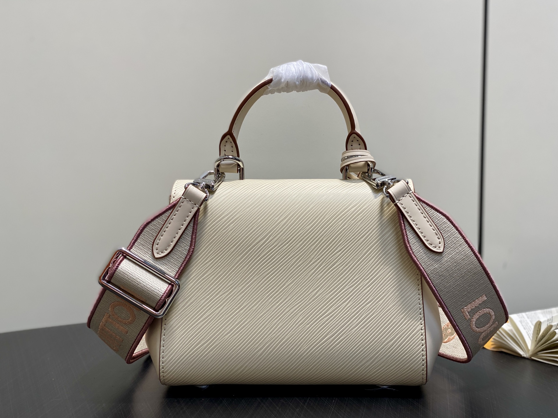 Louis Vuitton Tote Bag White M-l