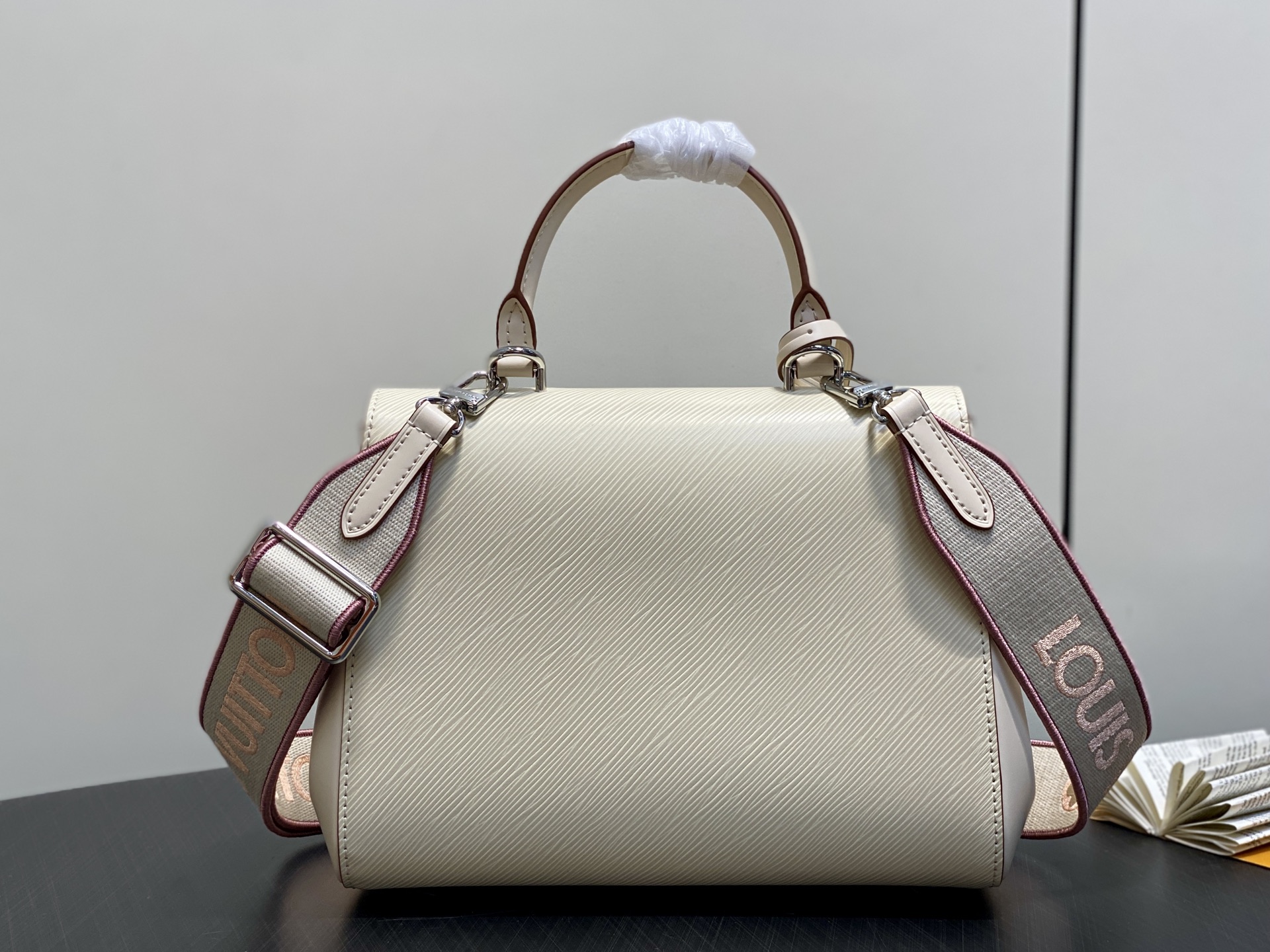 Louis Vuitton Tote Bag White M-l