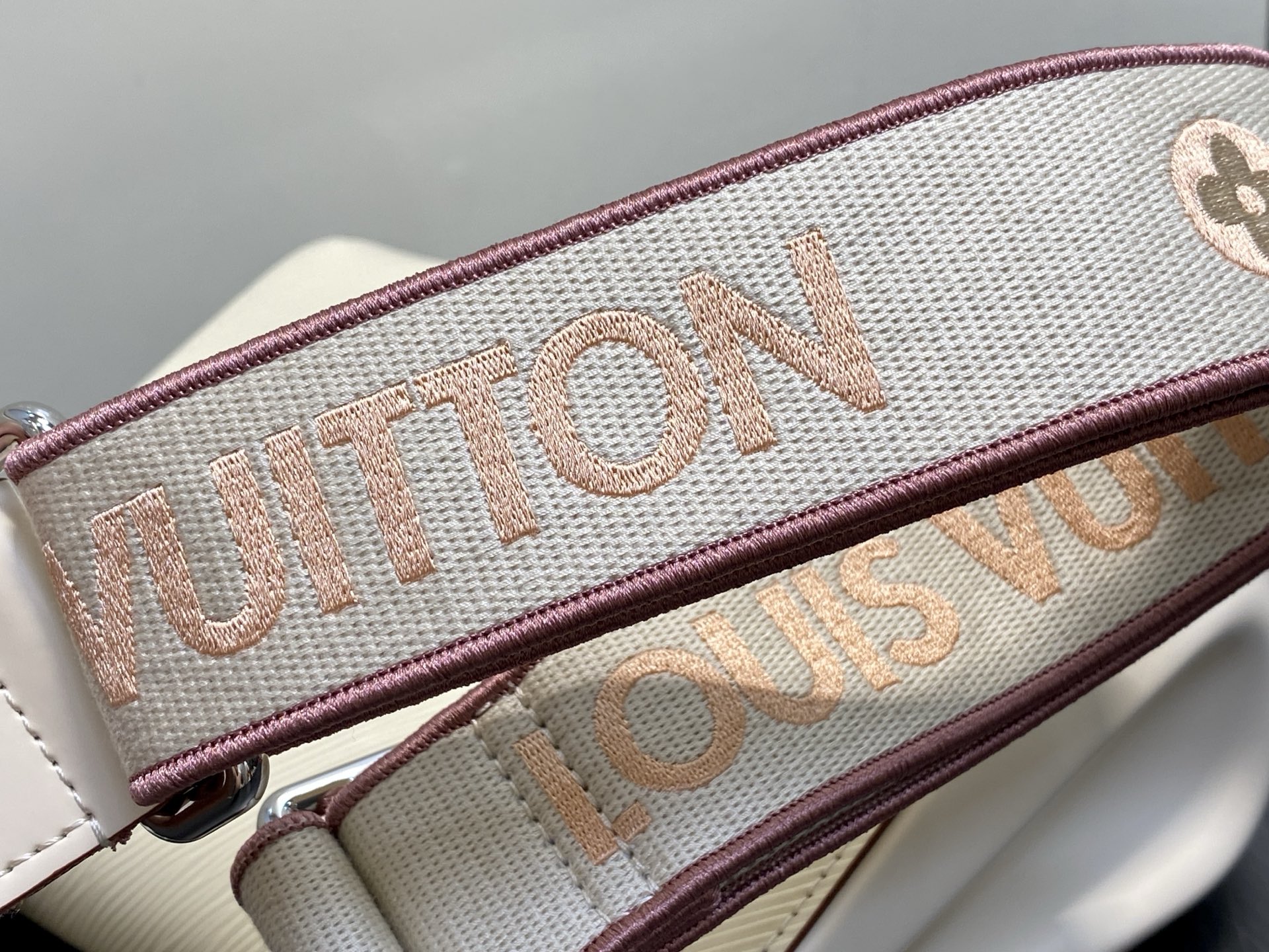Louis Vuitton Tote Bag White M-l