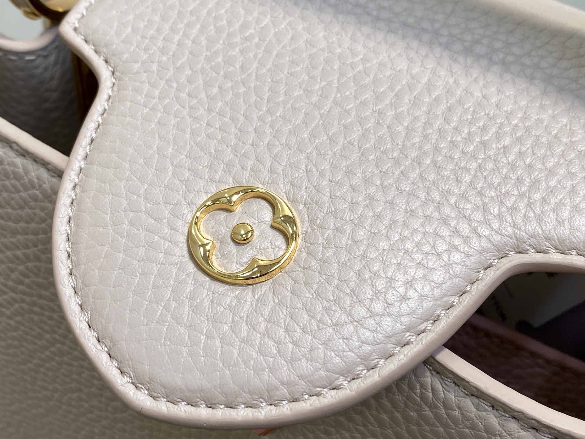 Louis Vuitton Tote Bag Gray M-l-s