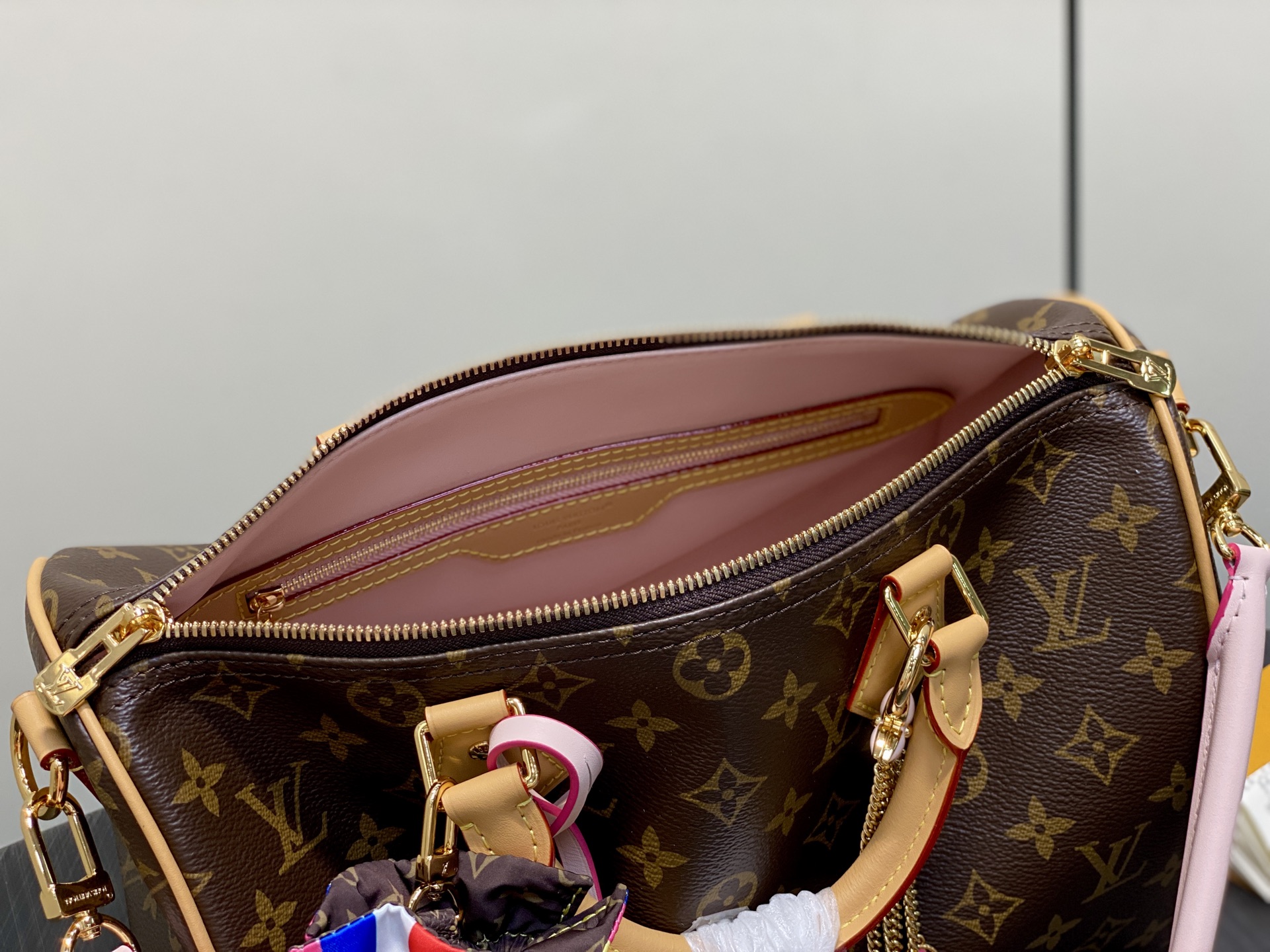 Louis Vuitton Basic Bag Canvas Pink M-s