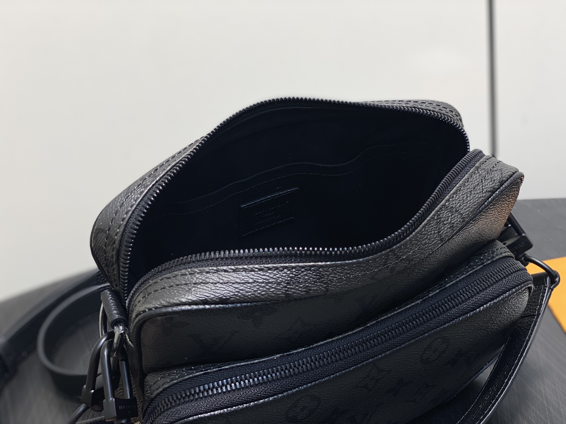 Louis Vuitton Crossbody Bag Canvas Gray M-l