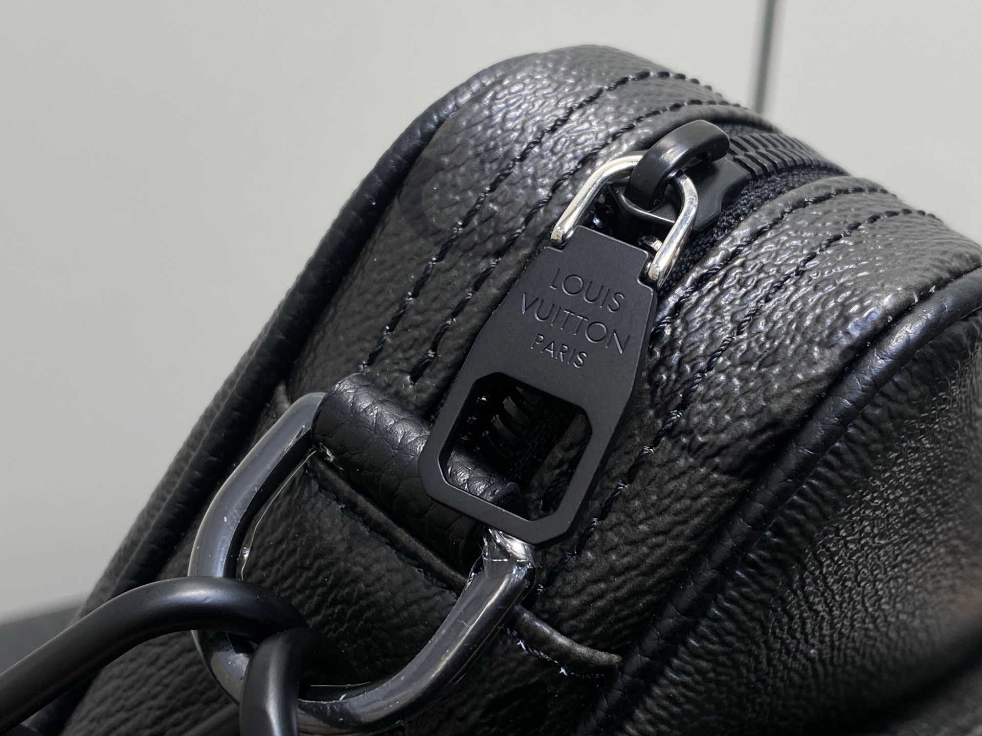 Louis Vuitton Crossbody Bag Canvas Gray M-l