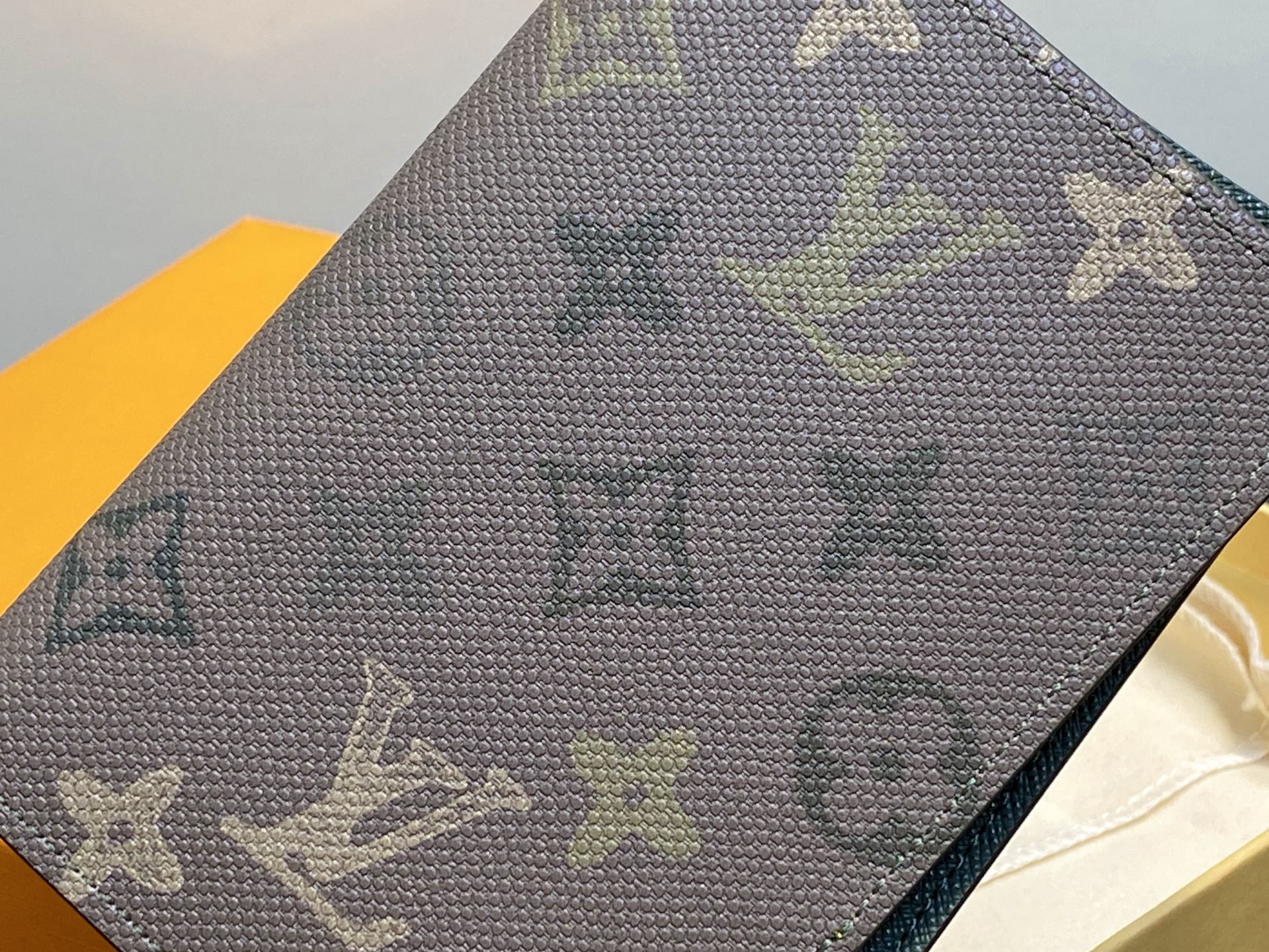 Louis Vuitton Basic Bag Cow Leather Green M-l-s