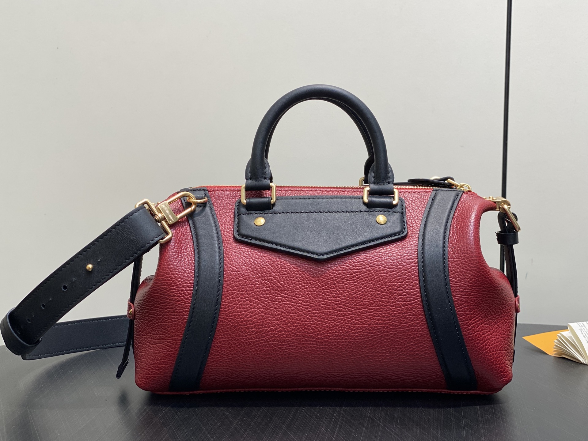 Louis Vuitton Basic Bag Sheepskin Black M-l