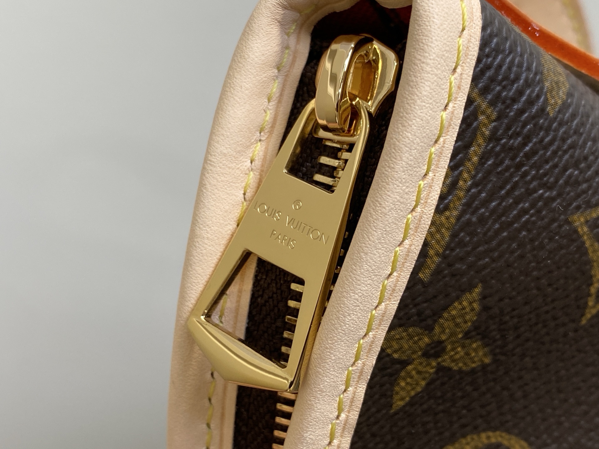 Louis Vuitton Tote Bag Canvas M-l