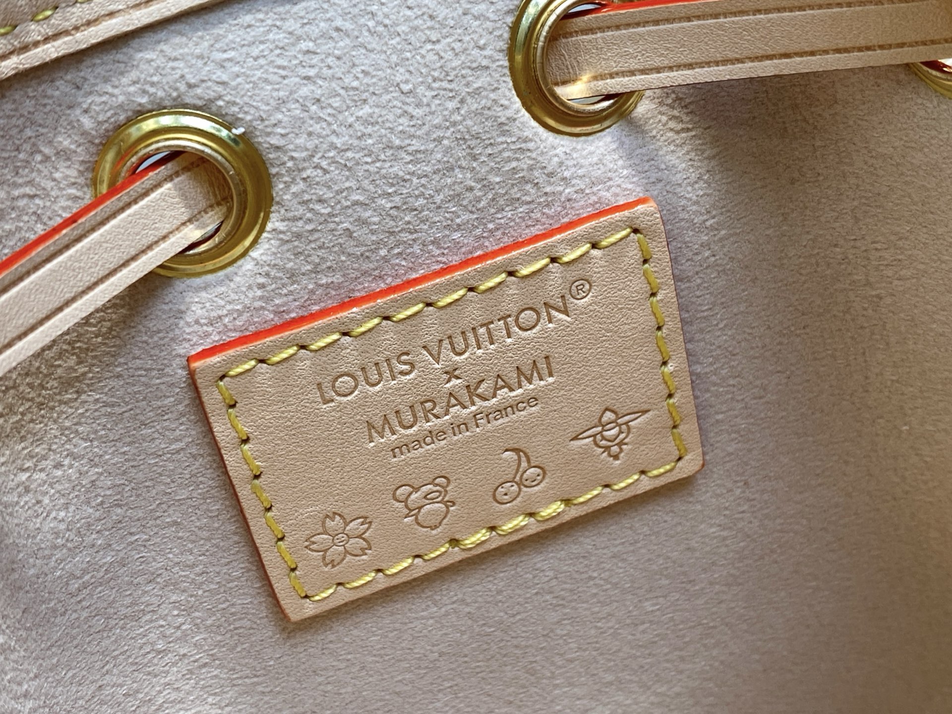 Louis Vuitton Bucket Bag Cow Leather M