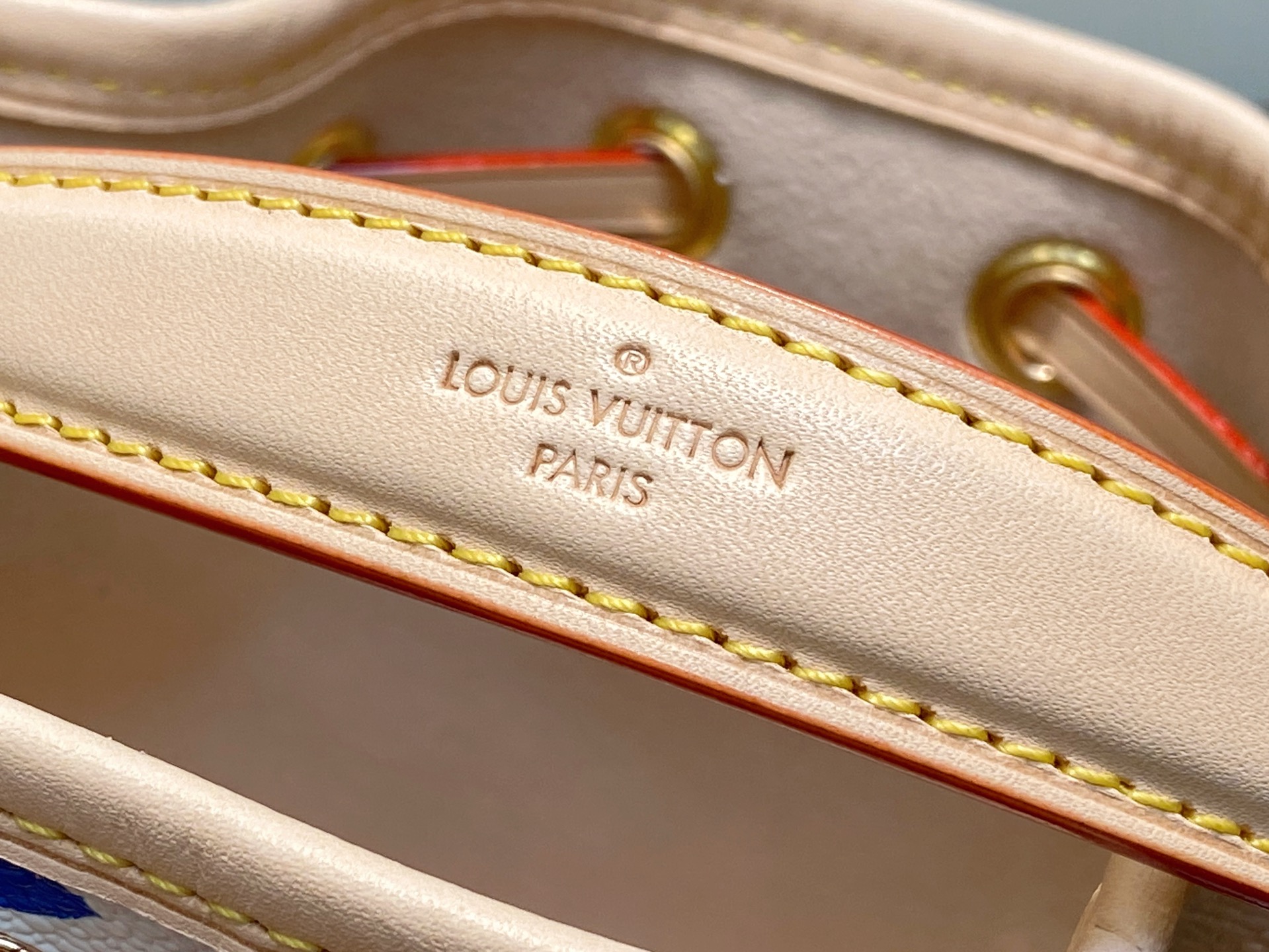 Louis Vuitton Bucket Bag Cow Leather M