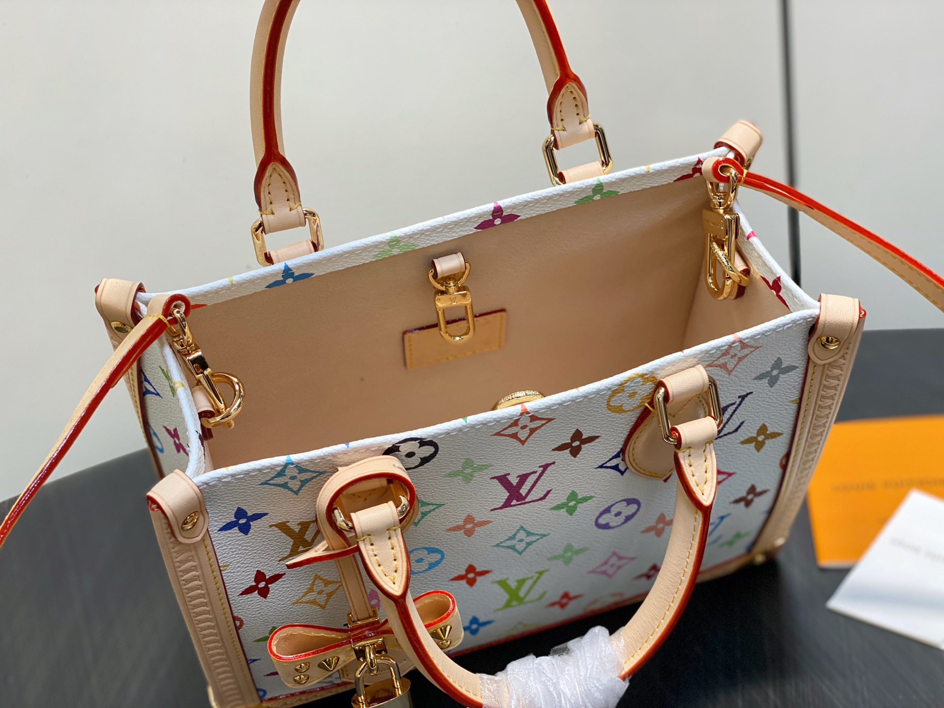 Louis Vuitton Basic Bag Cow Leather M
