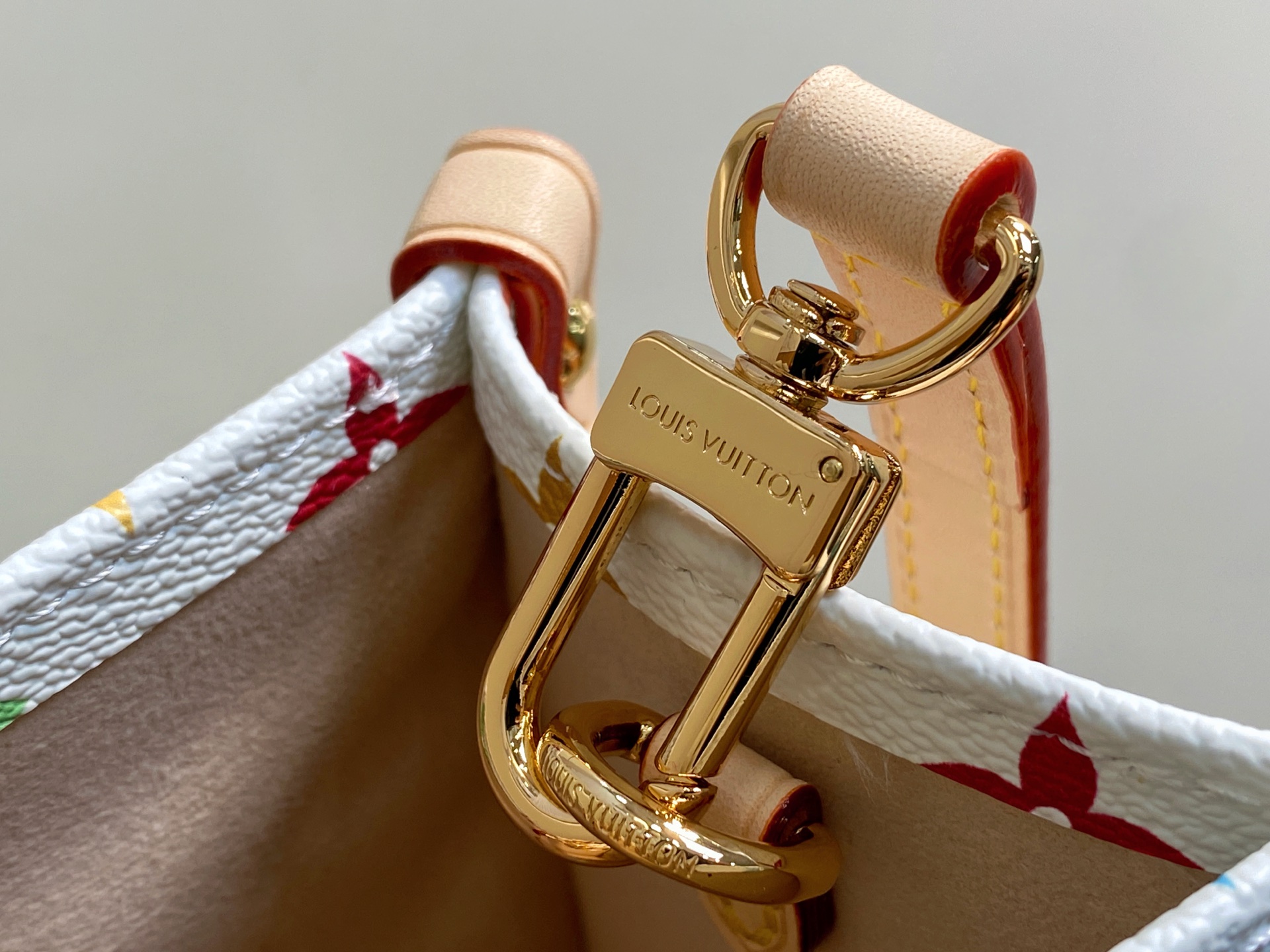 Louis Vuitton Basic Bag Cow Leather M