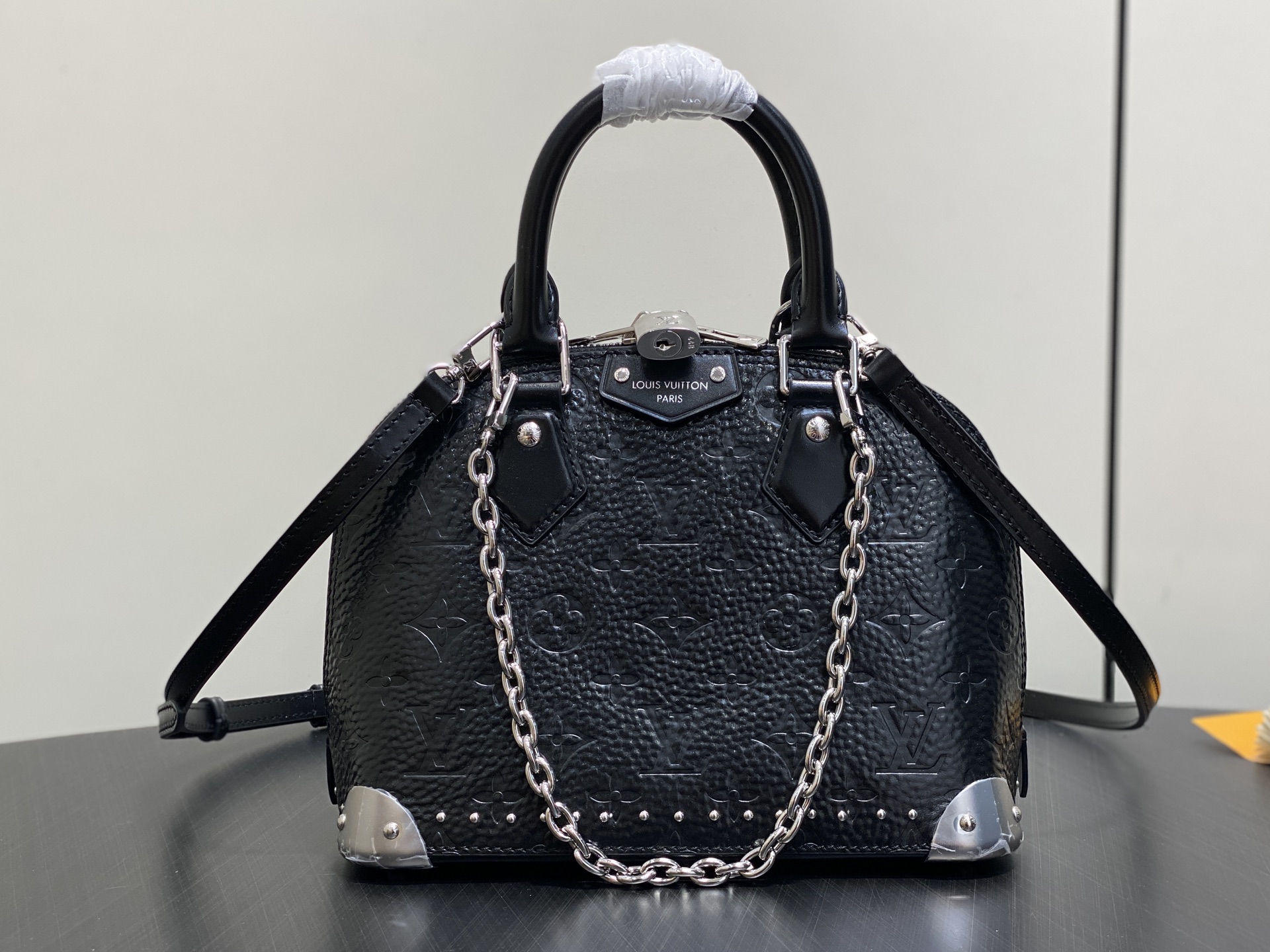 Louis Vuitton Basic Bag Cow Leather Black M-l-s