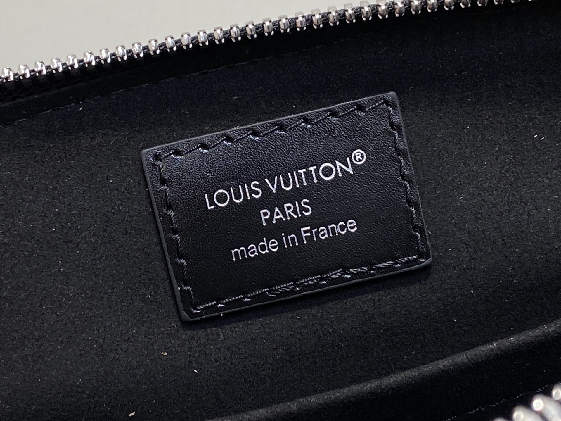 Louis Vuitton Basic Bag Cow Leather Black M-l-s