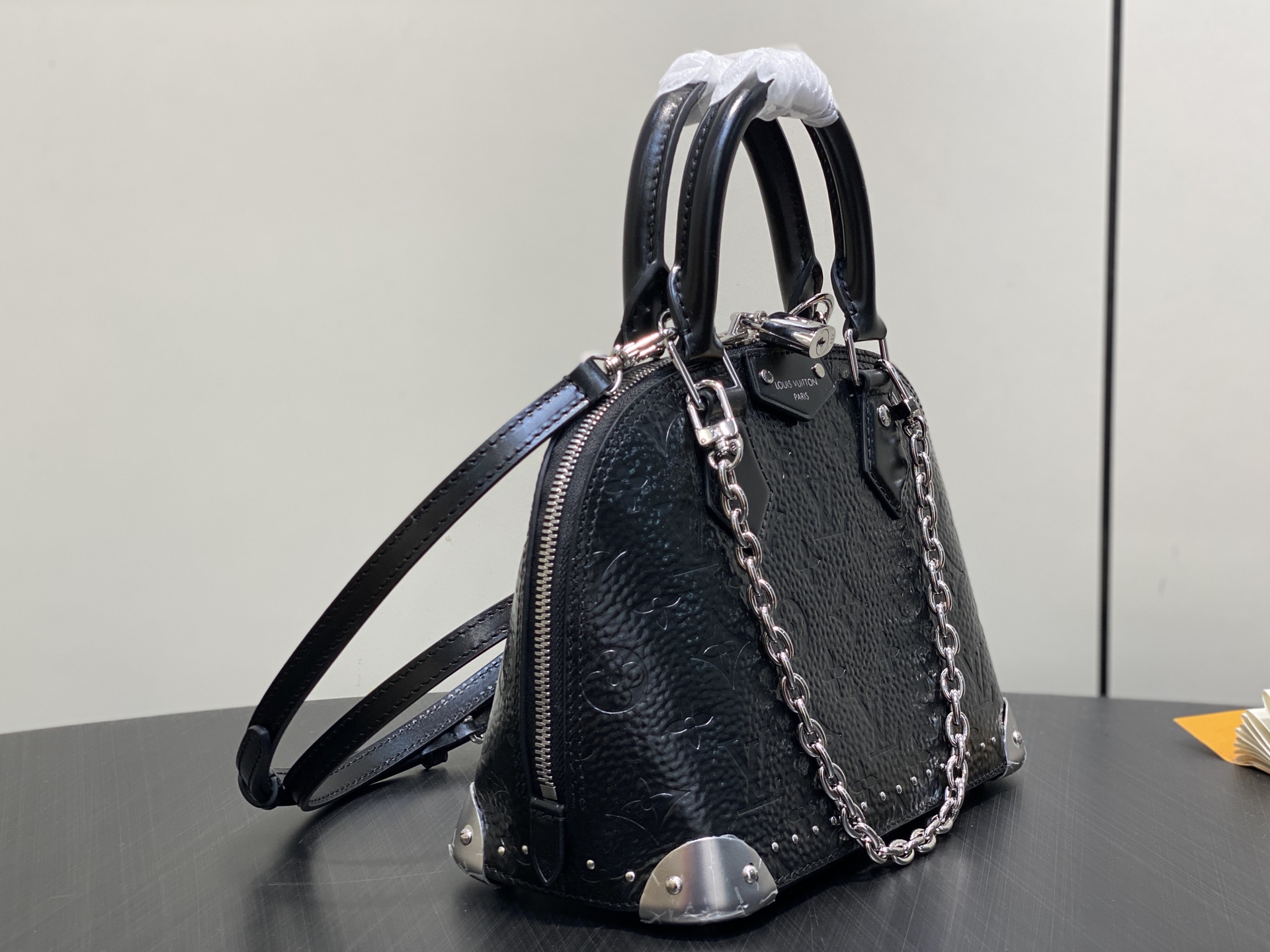 Louis Vuitton Basic Bag Cow Leather Black M-l-s