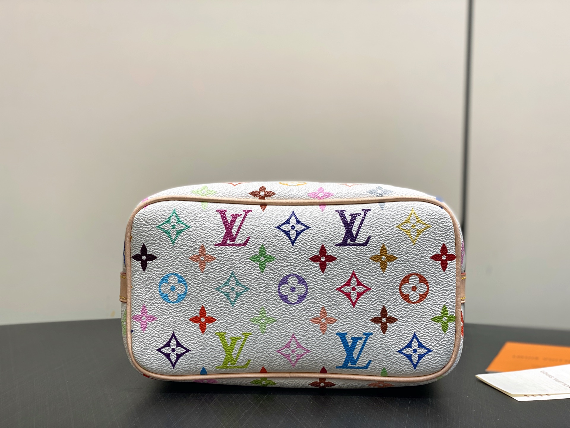 Louis Vuitton Basic Bag Cow Leather M-l-s