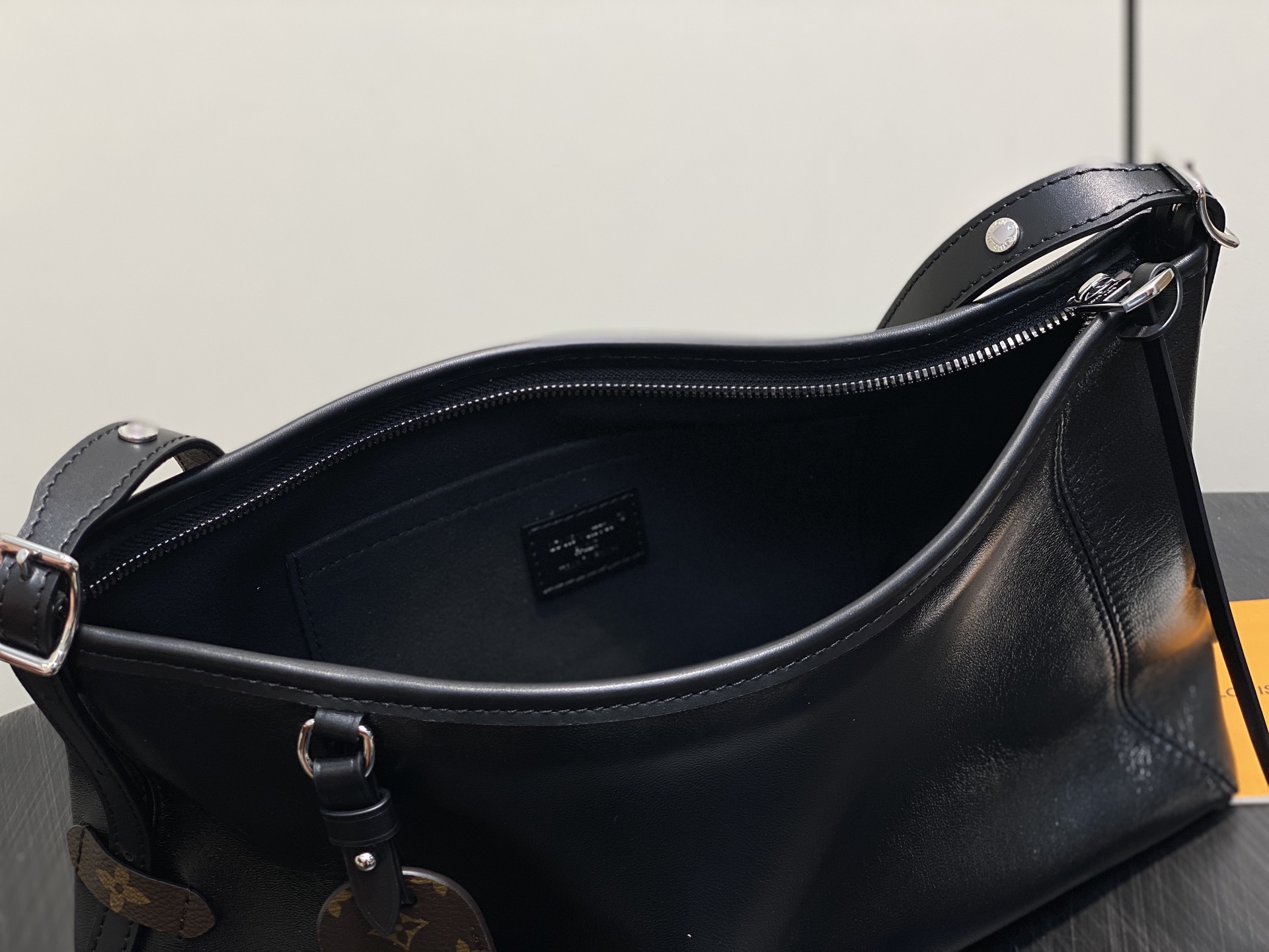 Louis Vuitton Tote Bag Canvas Black M-l-s