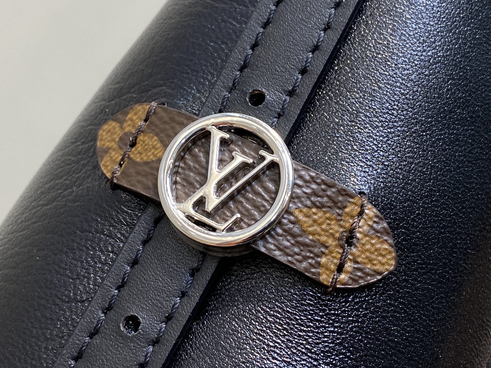 Louis Vuitton Tote Bag Canvas Black M-l-s