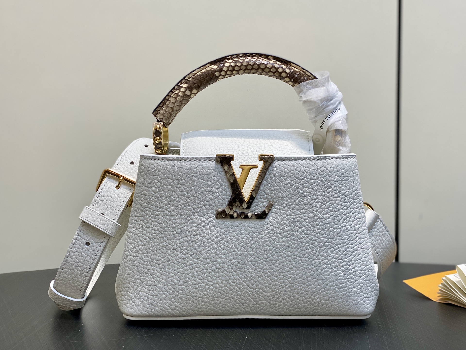 Louis Vuitton Basic Bag Cow Leather White M-l-s