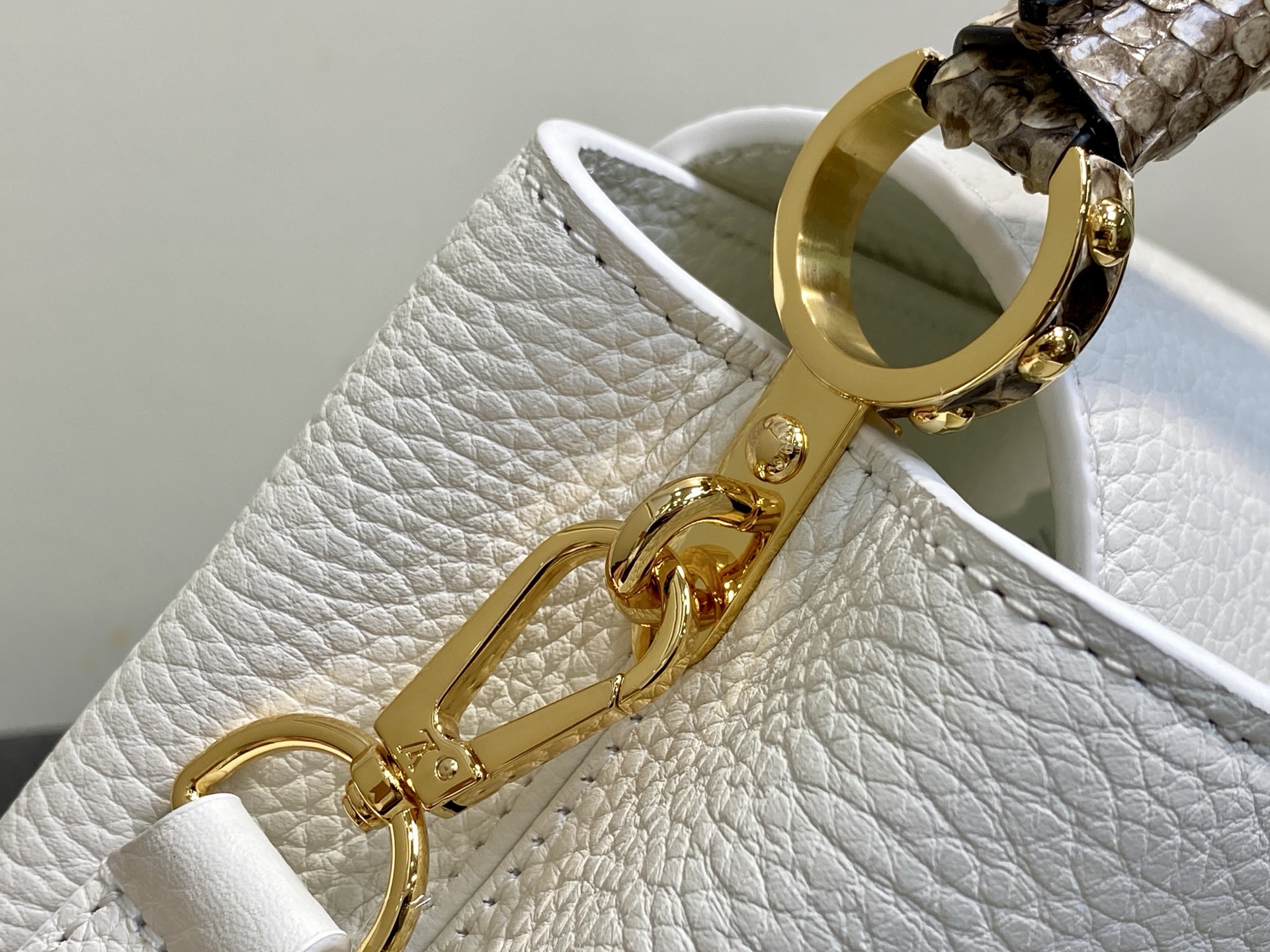 Louis Vuitton Basic Bag Cow Leather White M-l-s