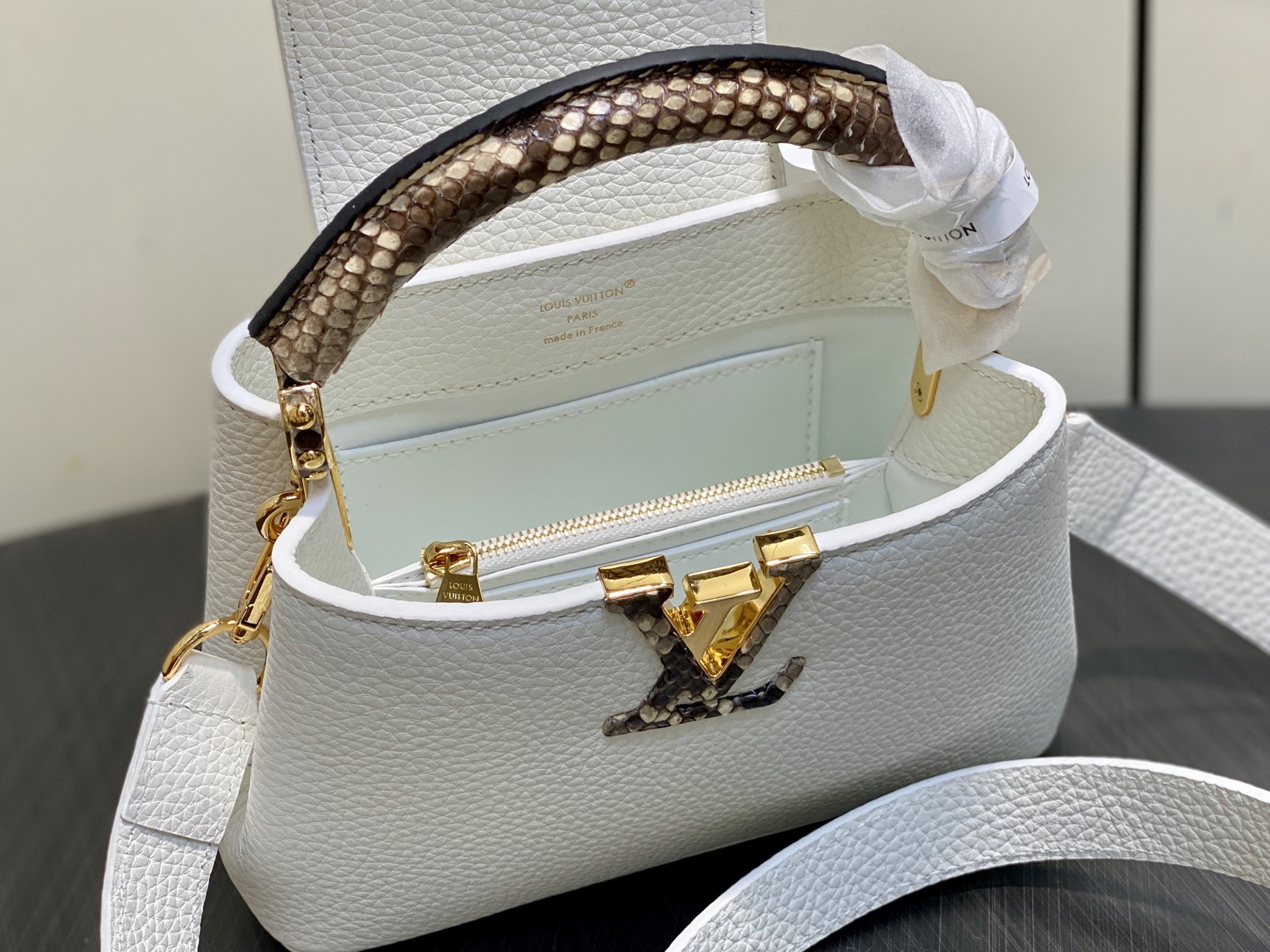 Louis Vuitton Basic Bag Cow Leather White M-l-s
