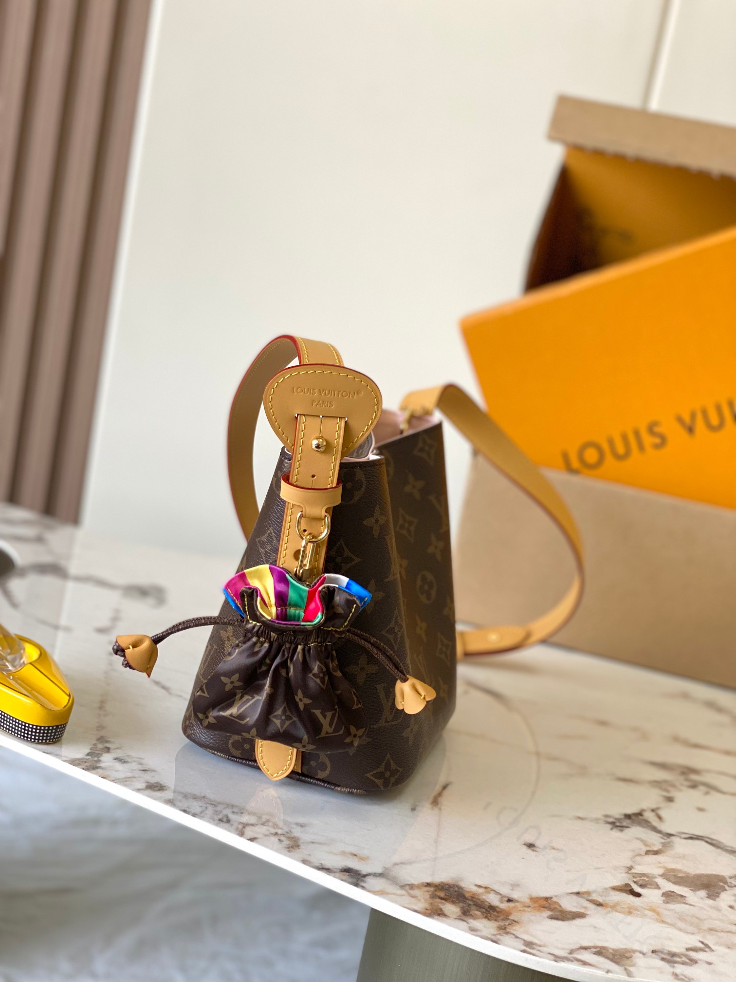 Louis Vuitton Basic Bag M-l