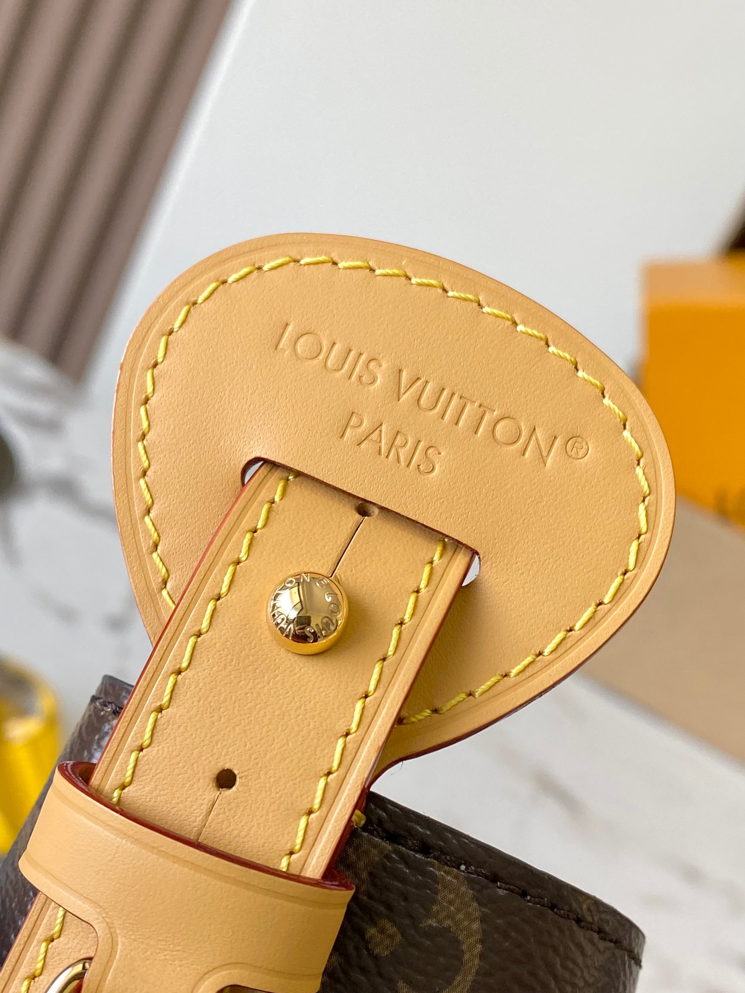 Louis Vuitton Basic Bag M-l