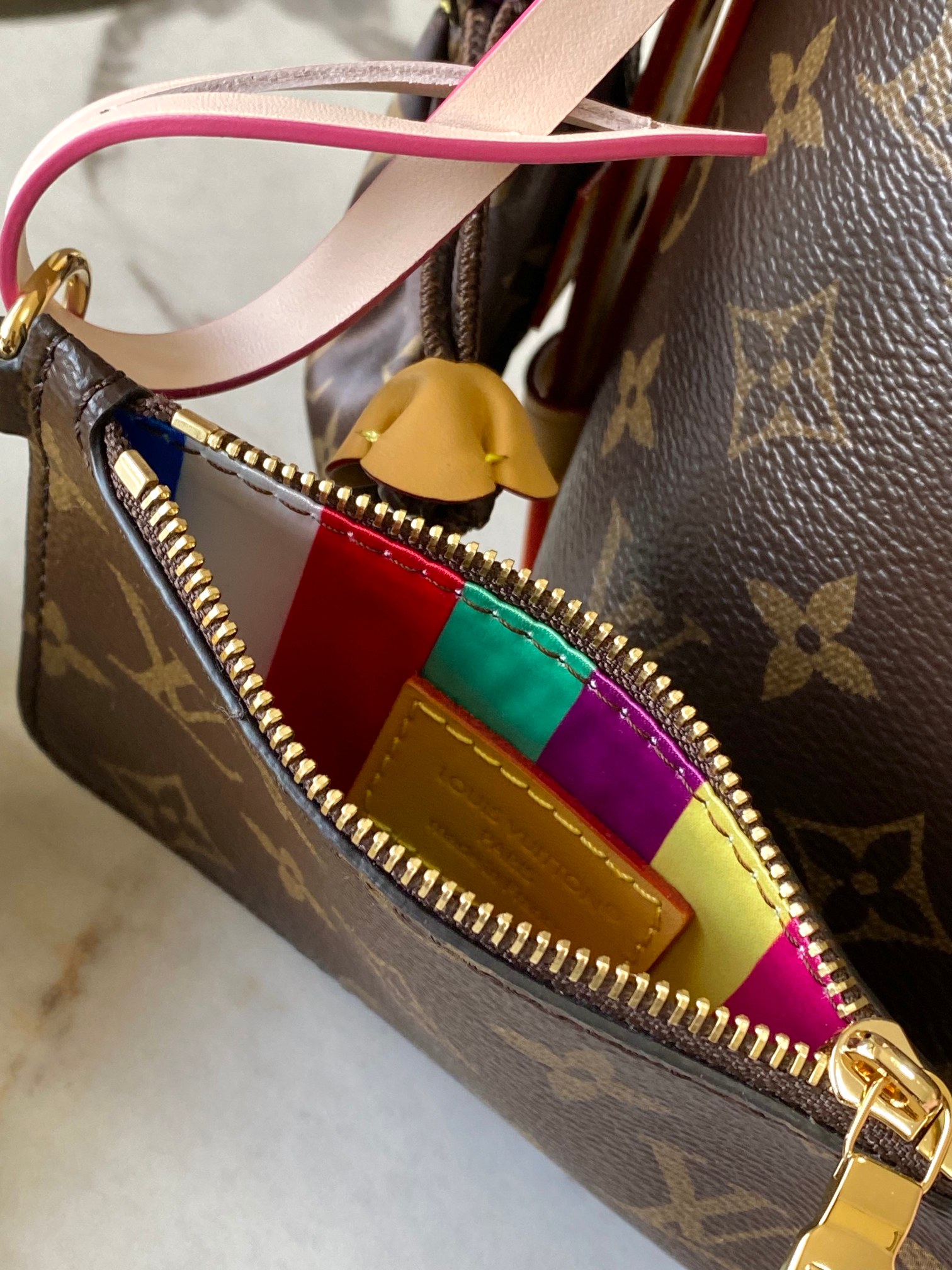 Louis Vuitton Basic Bag M-l