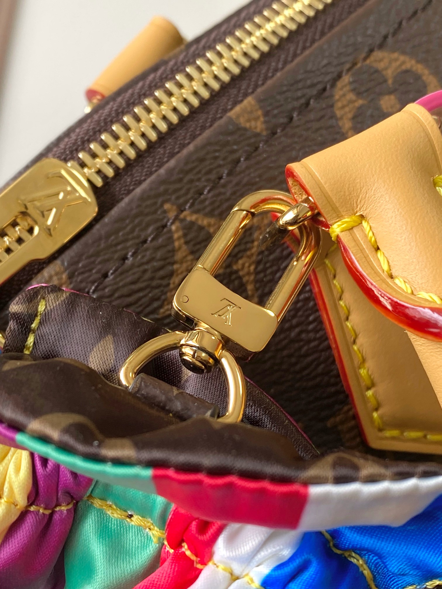 Louis Vuitton Basic Bag M-17cm-s