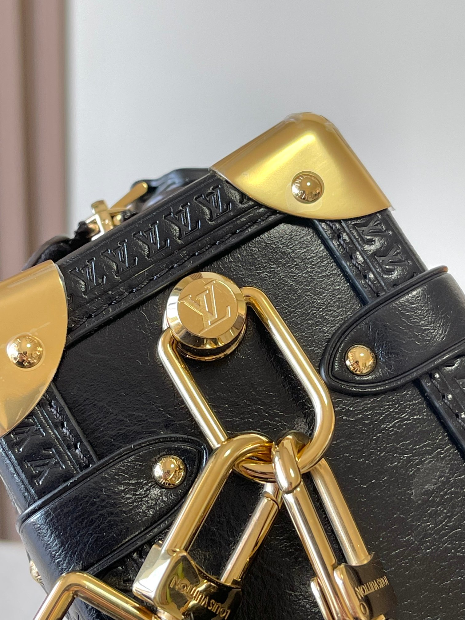 Louis Vuitton Basic Bag Canvas M-s