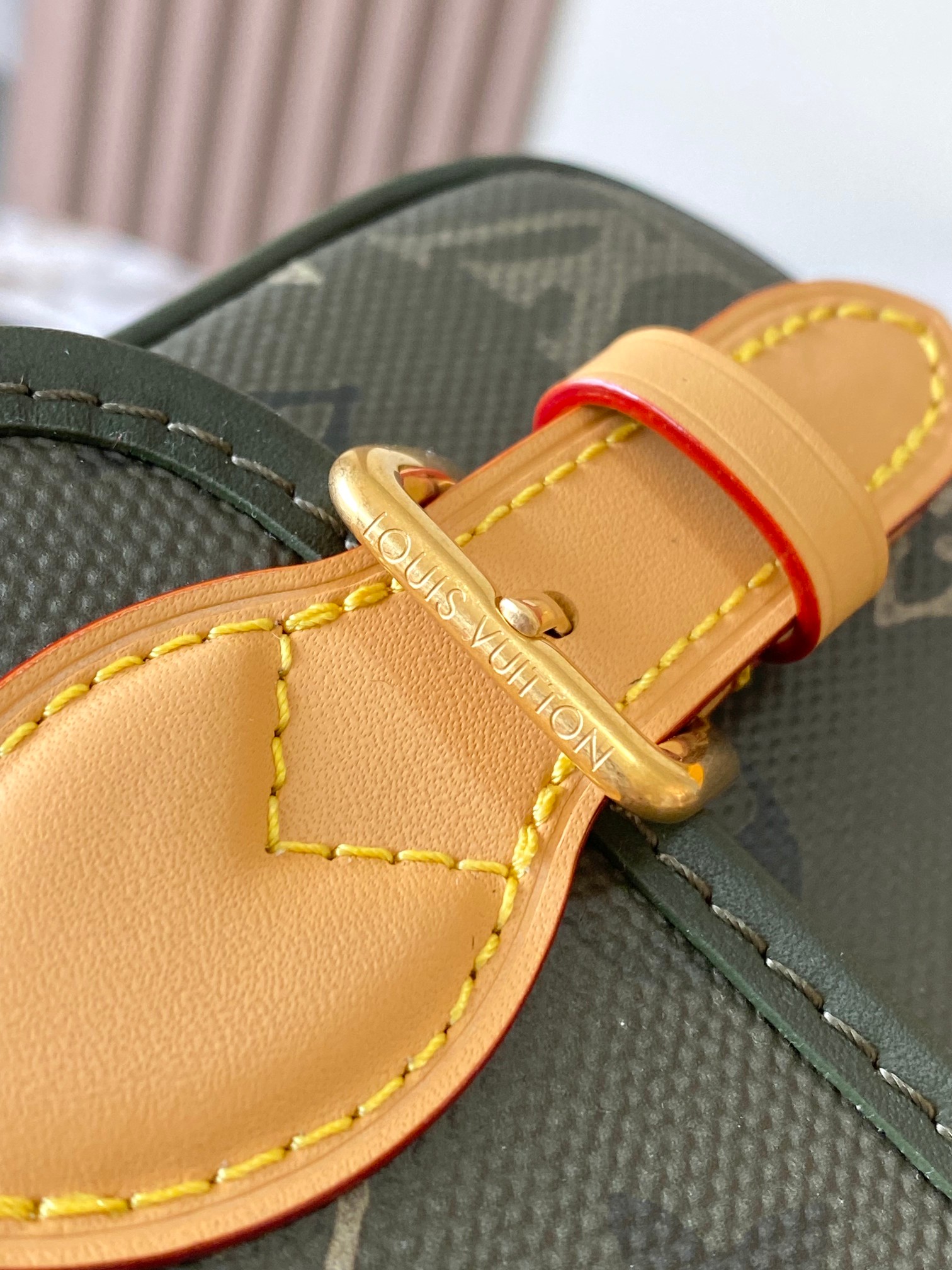 Louis Vuitton Basic Bag M-l-s