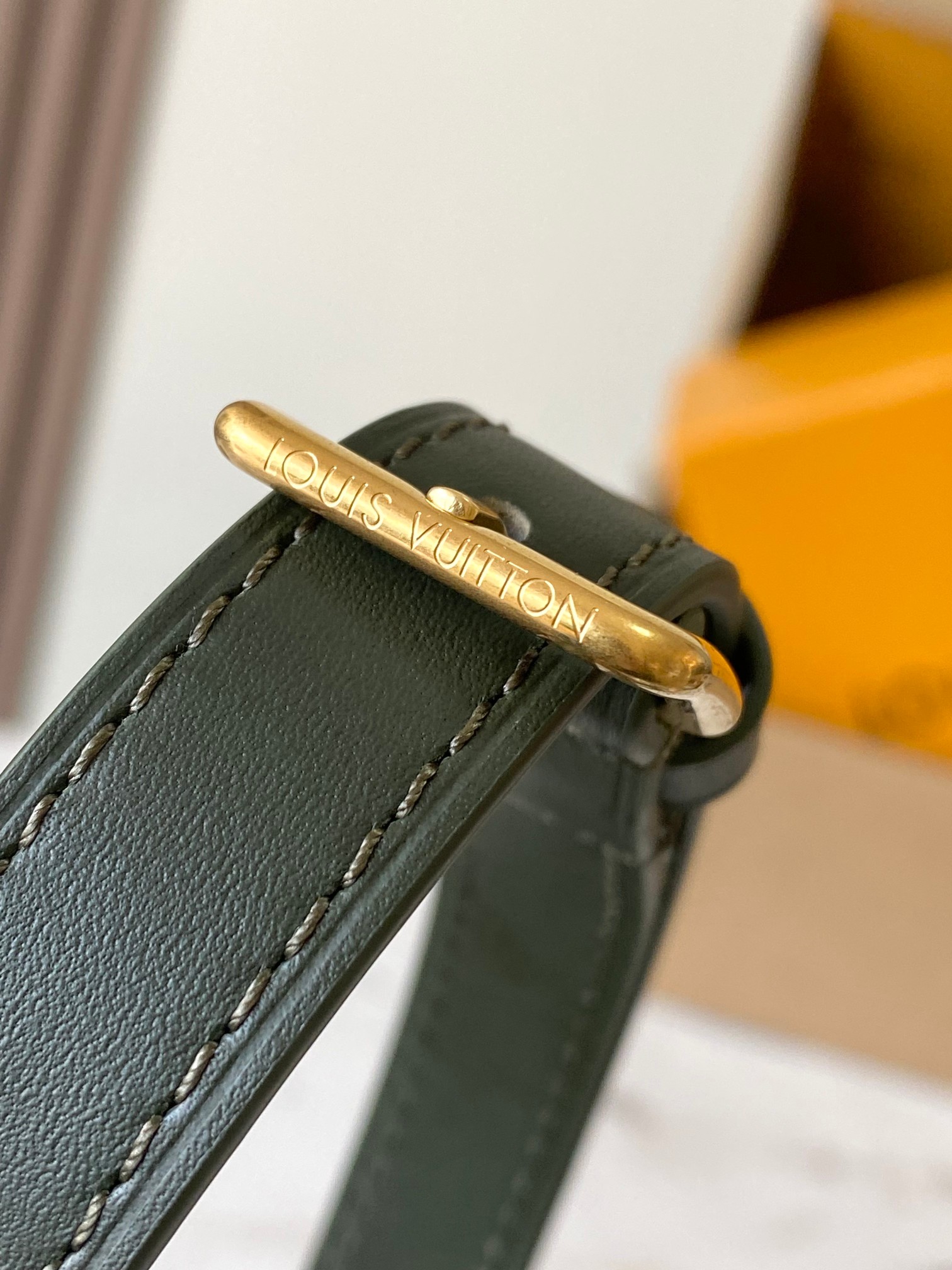 Louis Vuitton Basic Bag M-l-s