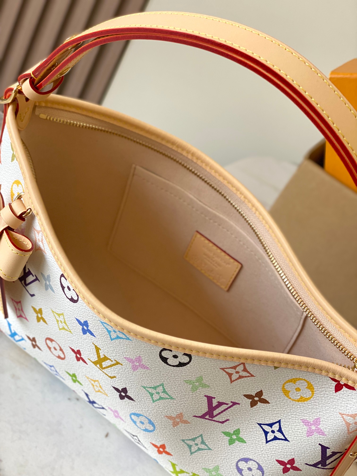 Louis Vuitton Basic Bag M-l-s