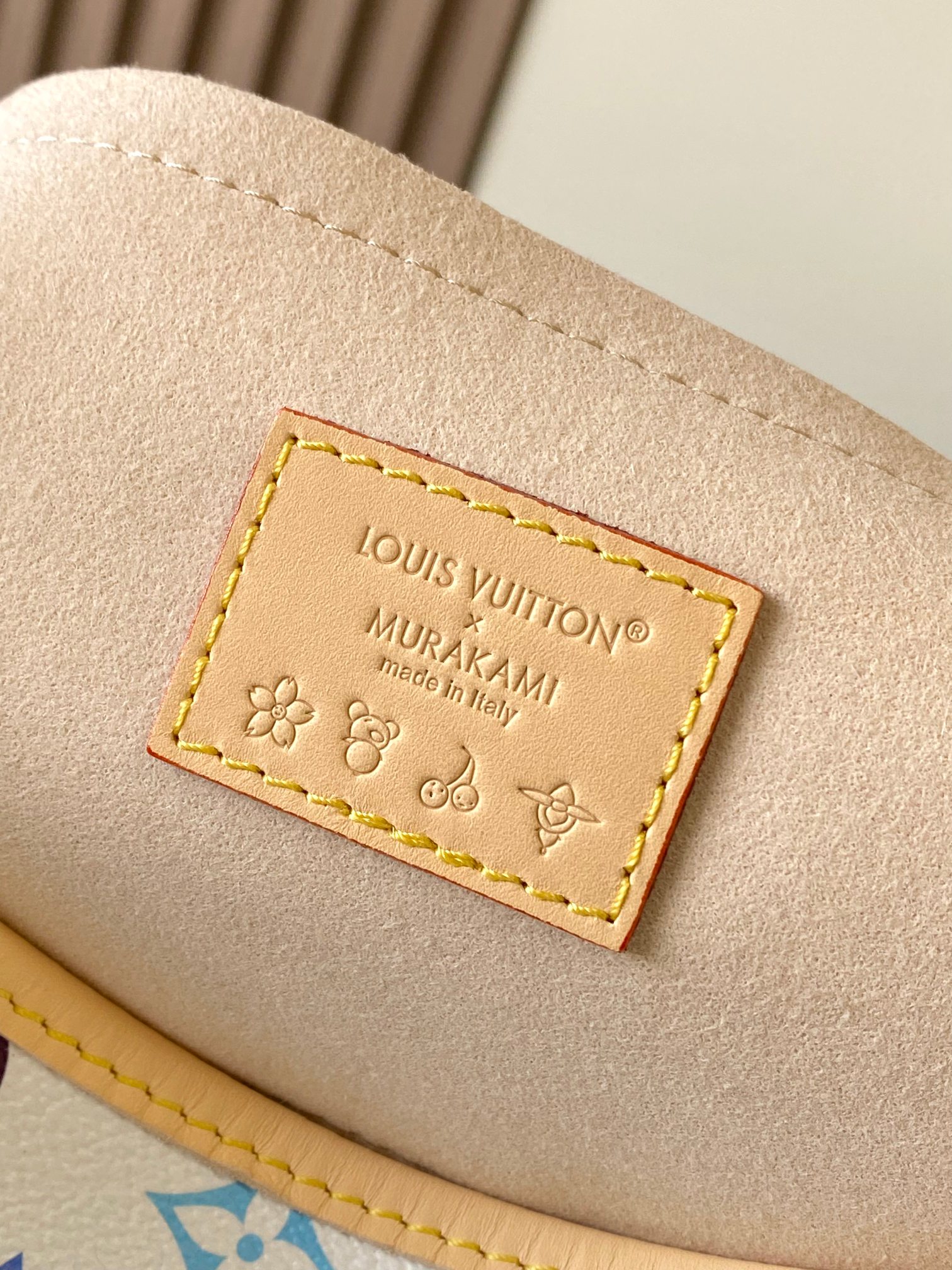 Louis Vuitton Basic Bag M-l-s