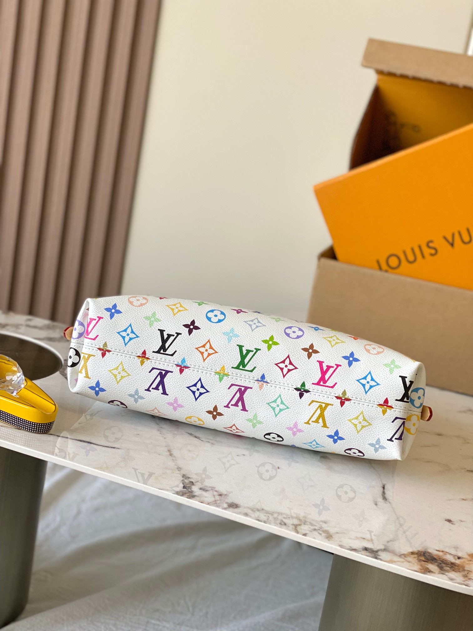 Louis Vuitton Basic Bag M-l-s