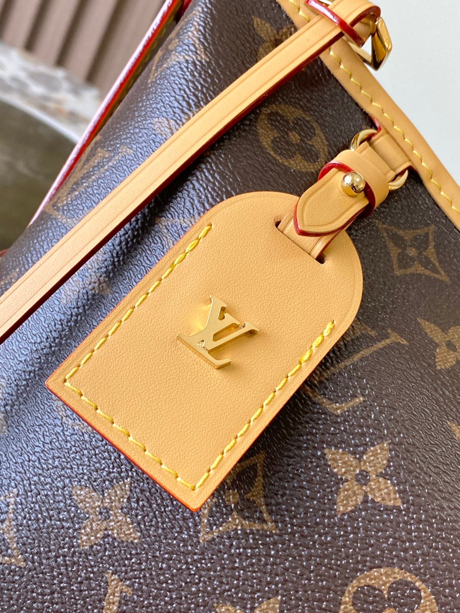 Louis Vuitton Basic Bag M-l-s