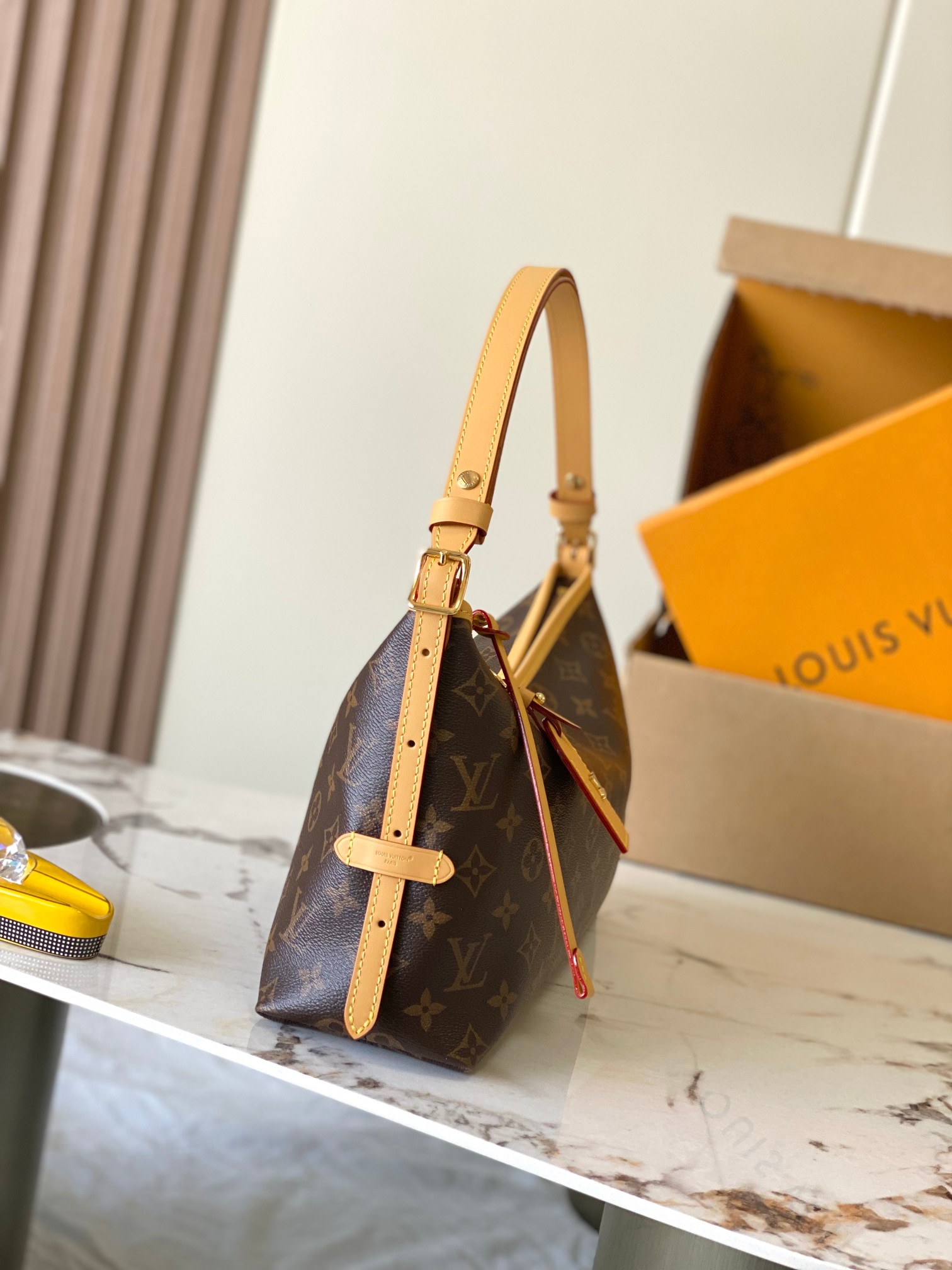 Louis Vuitton Basic Bag M-l-s
