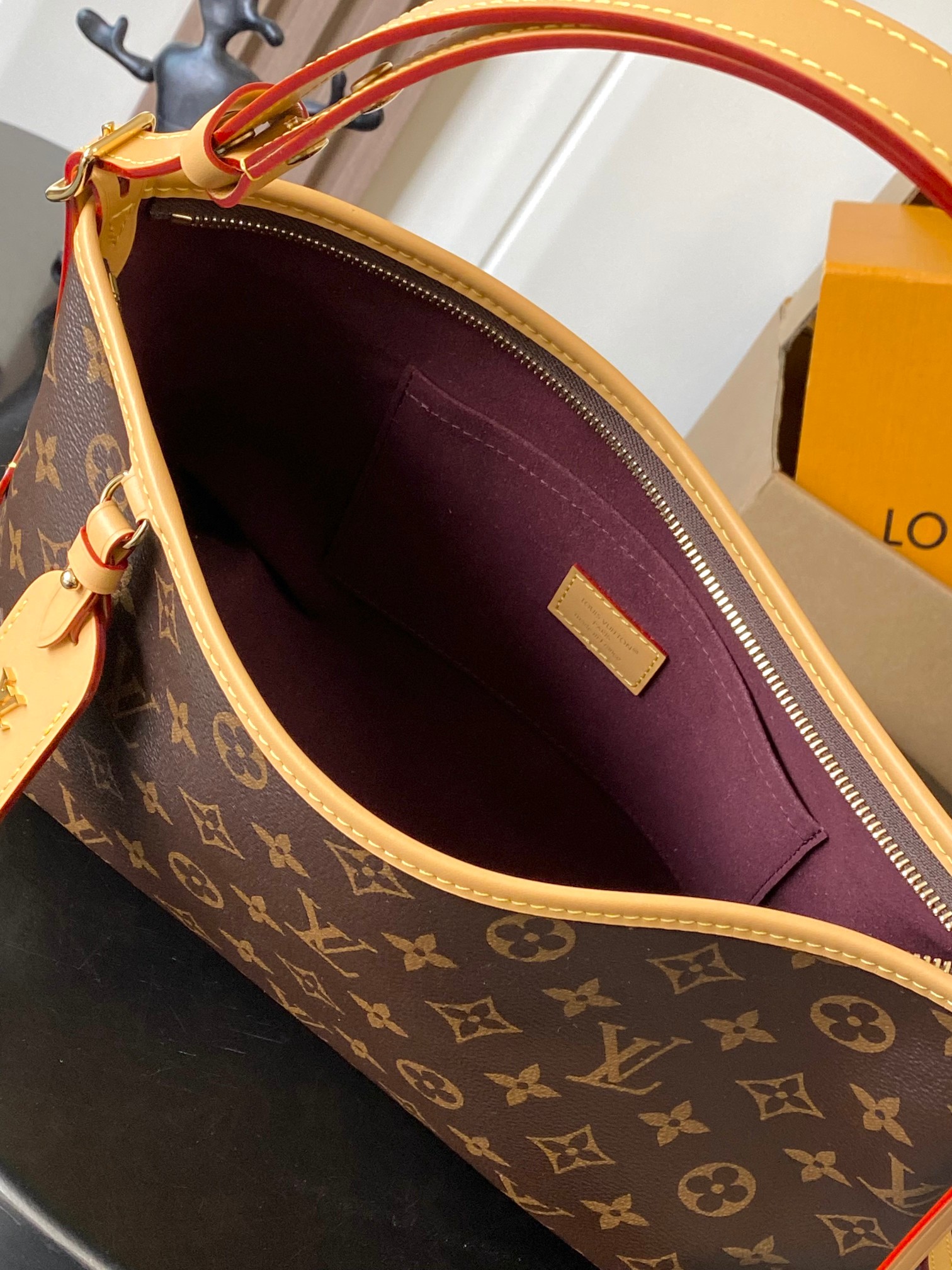 Louis Vuitton Basic Bag M-l-s