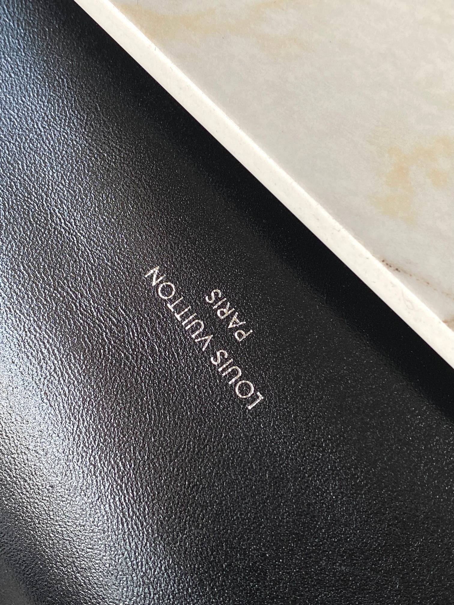 Louis Vuitton Basic Bag M-l-s