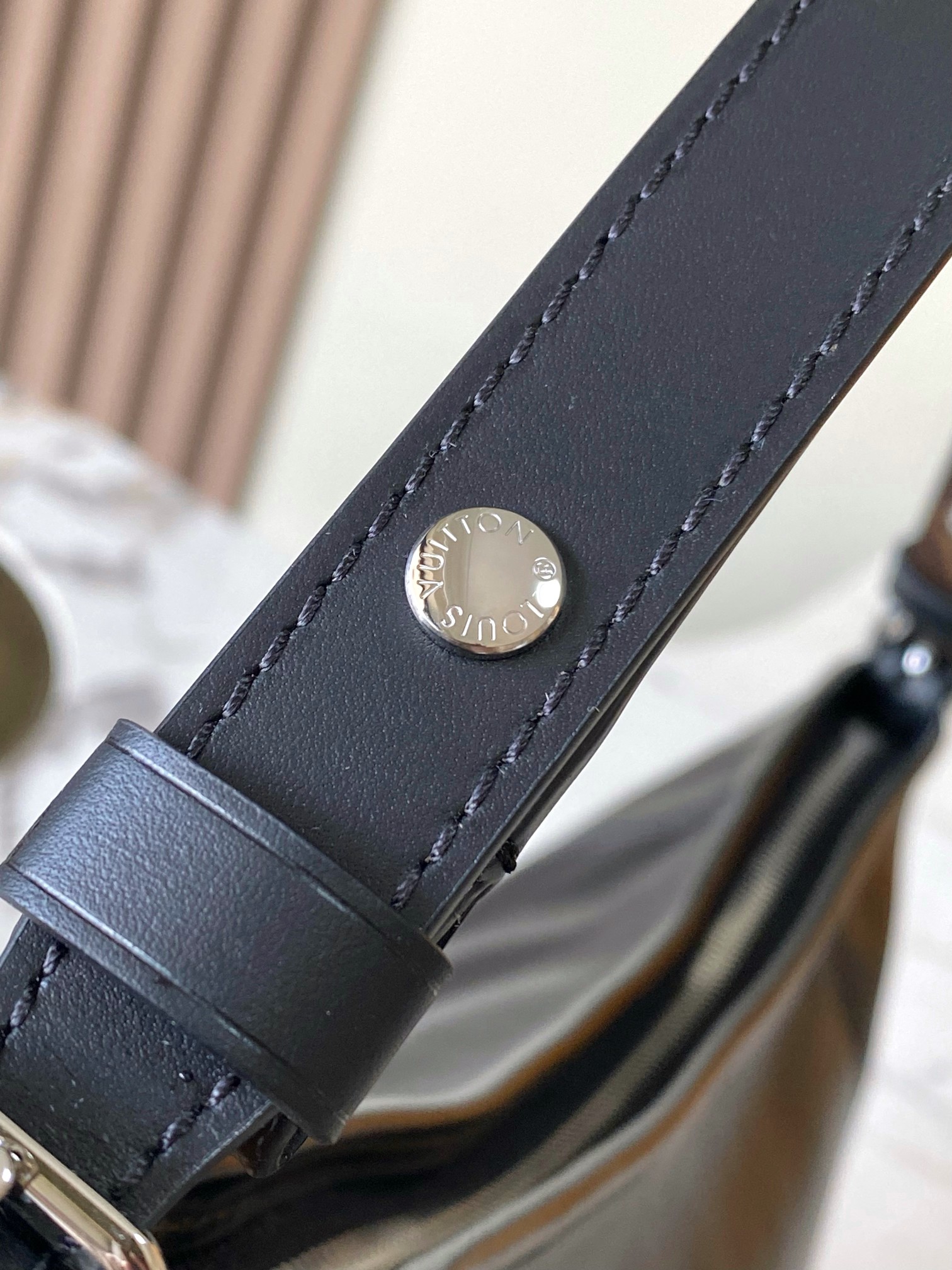 Louis Vuitton Basic Bag M-l-s