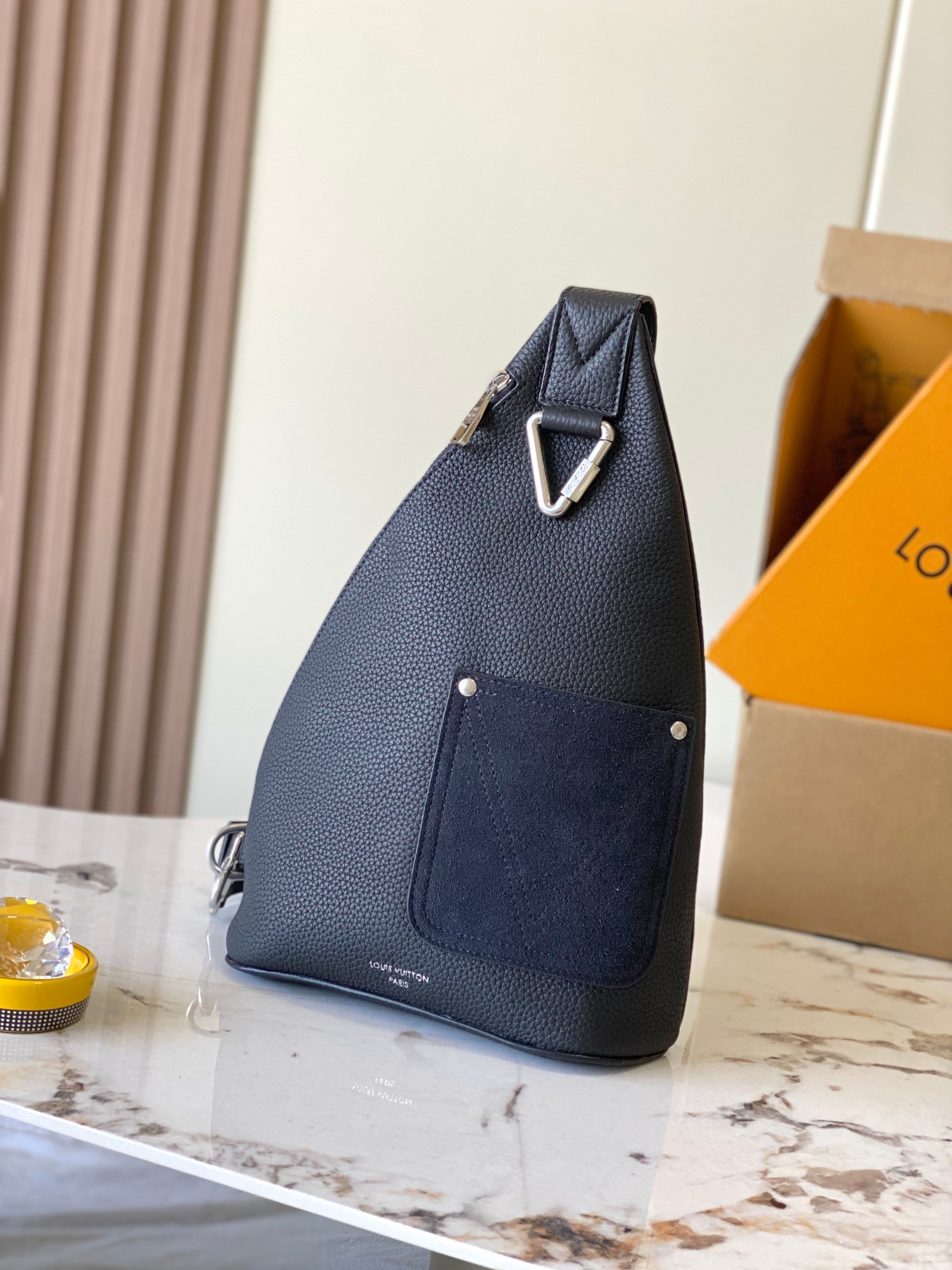 Louis Vuitton Basic Bag Cow Leather M-l-s