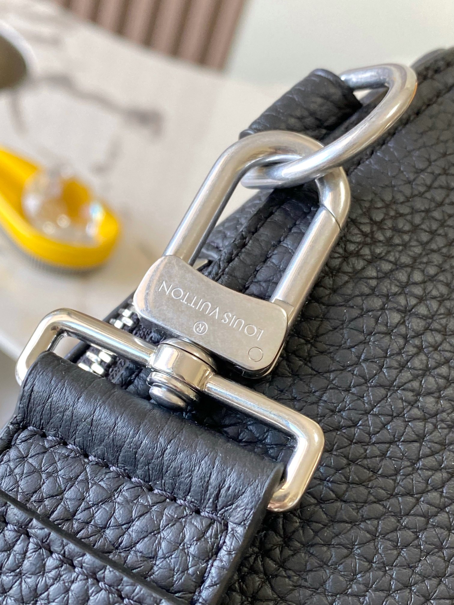 Louis Vuitton Basic Bag Cow Leather M-l-s