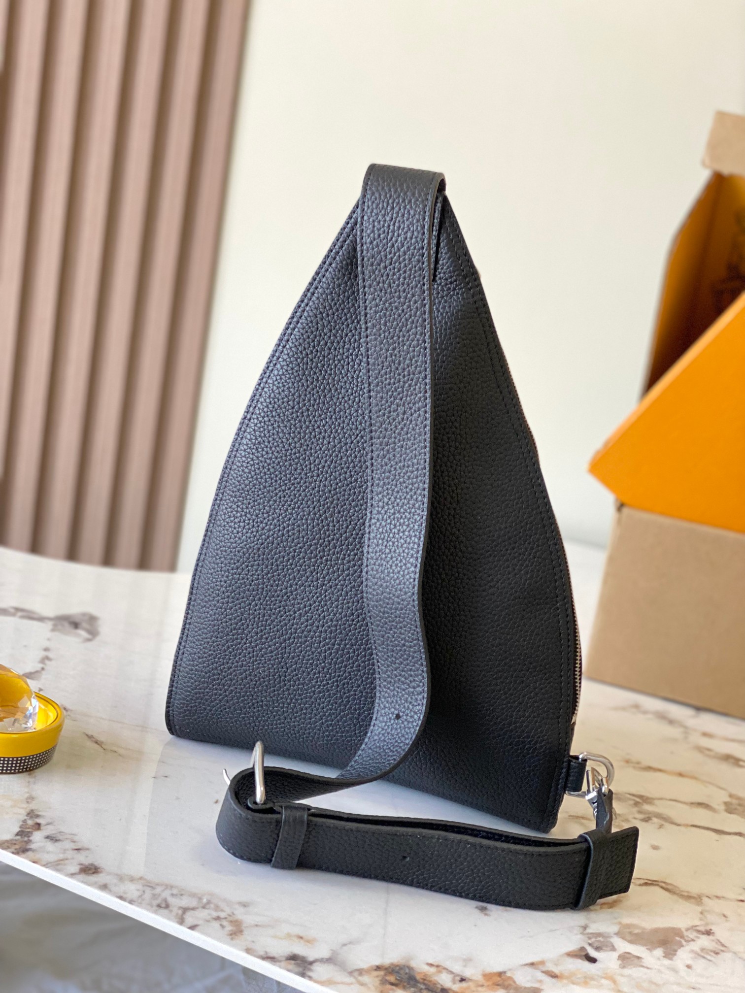 Louis Vuitton Basic Bag Cow Leather M-l-s