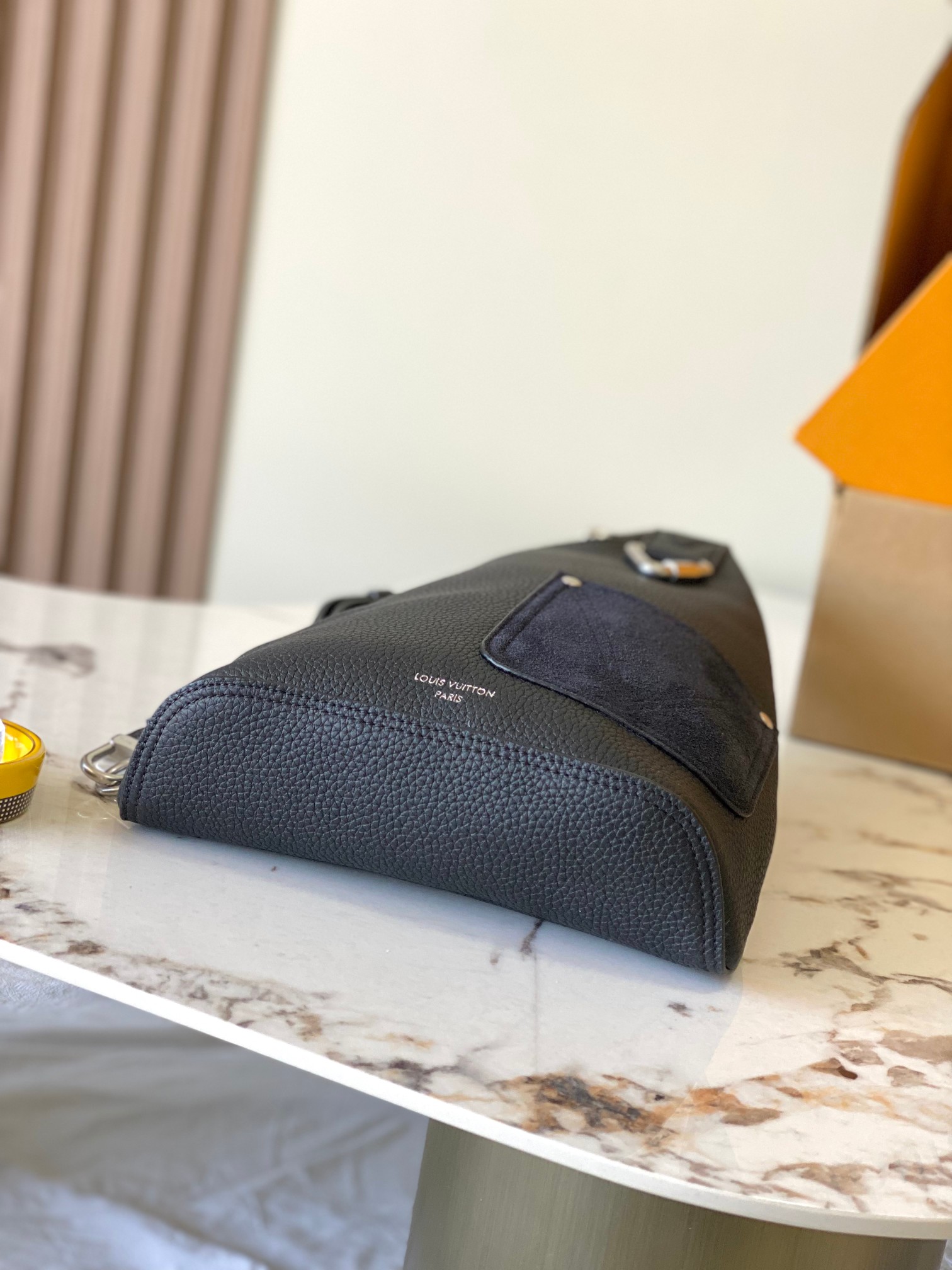 Louis Vuitton Basic Bag Cow Leather M-l-s