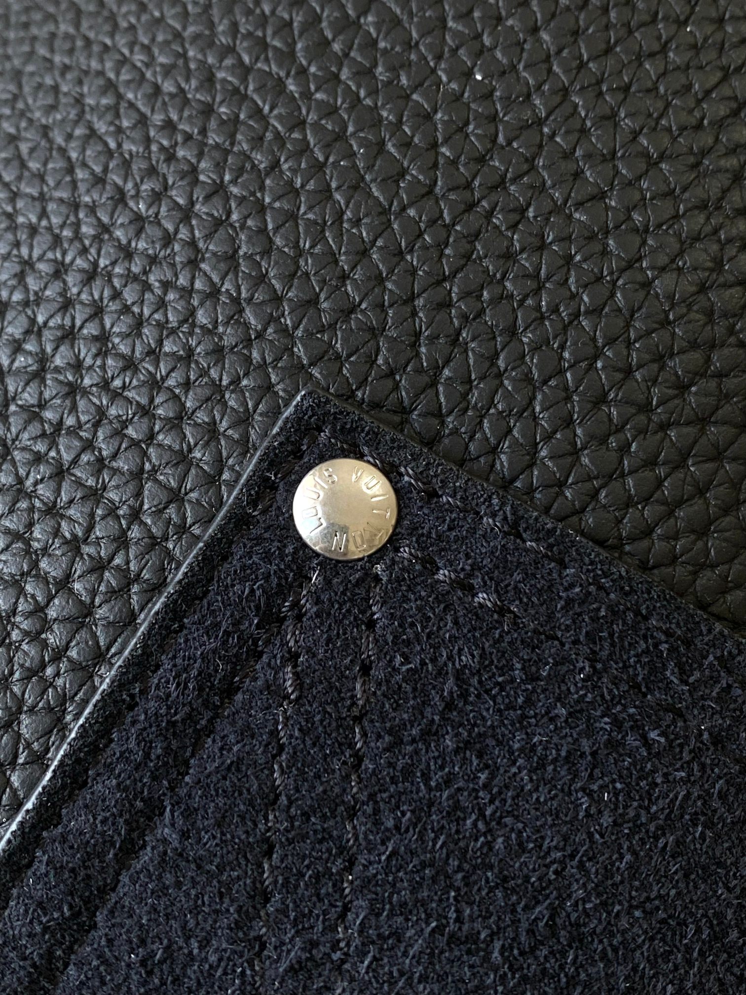 Louis Vuitton Basic Bag Cow Leather M-l-s