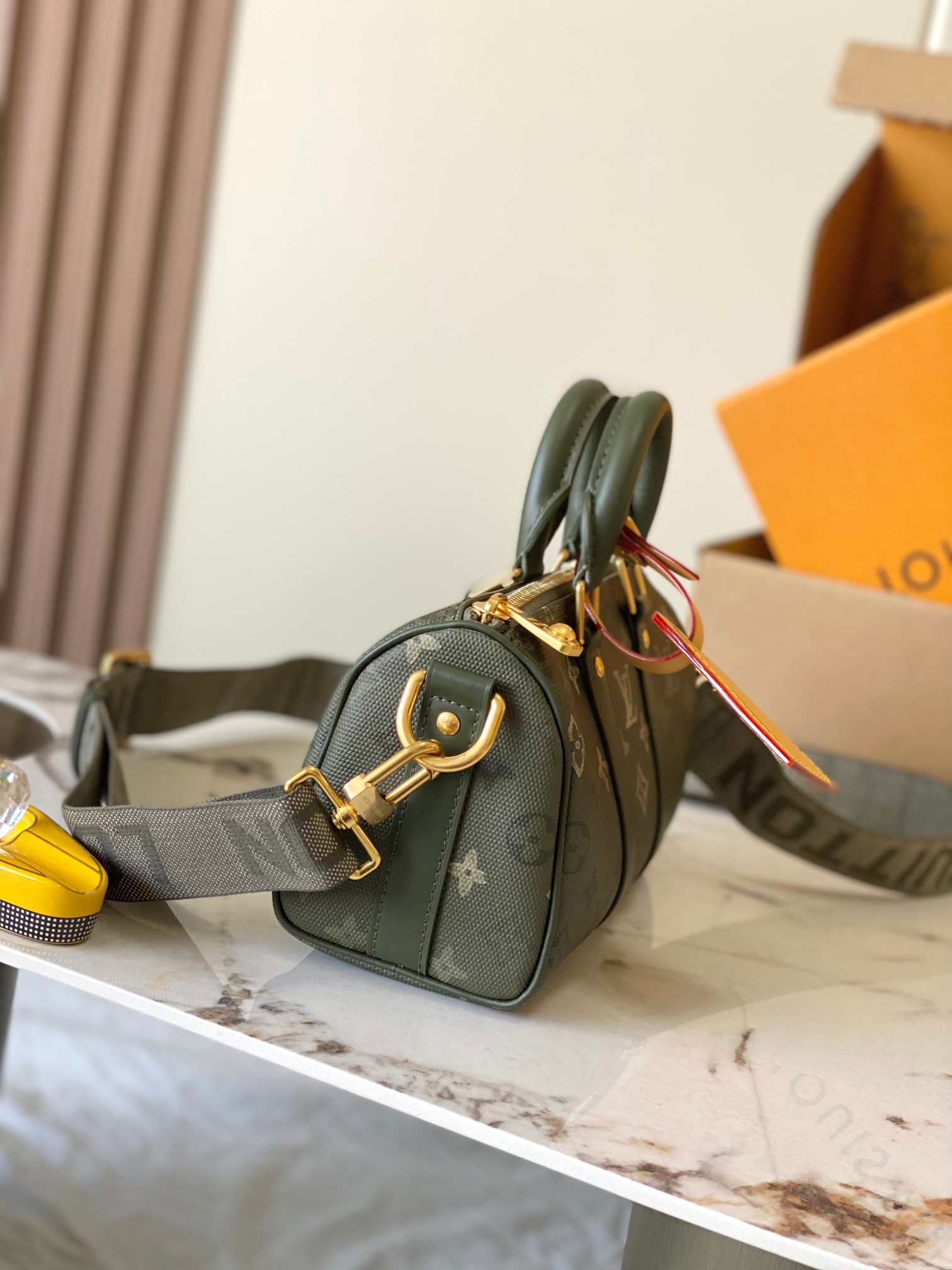 Louis Vuitton Basic Bag M-l