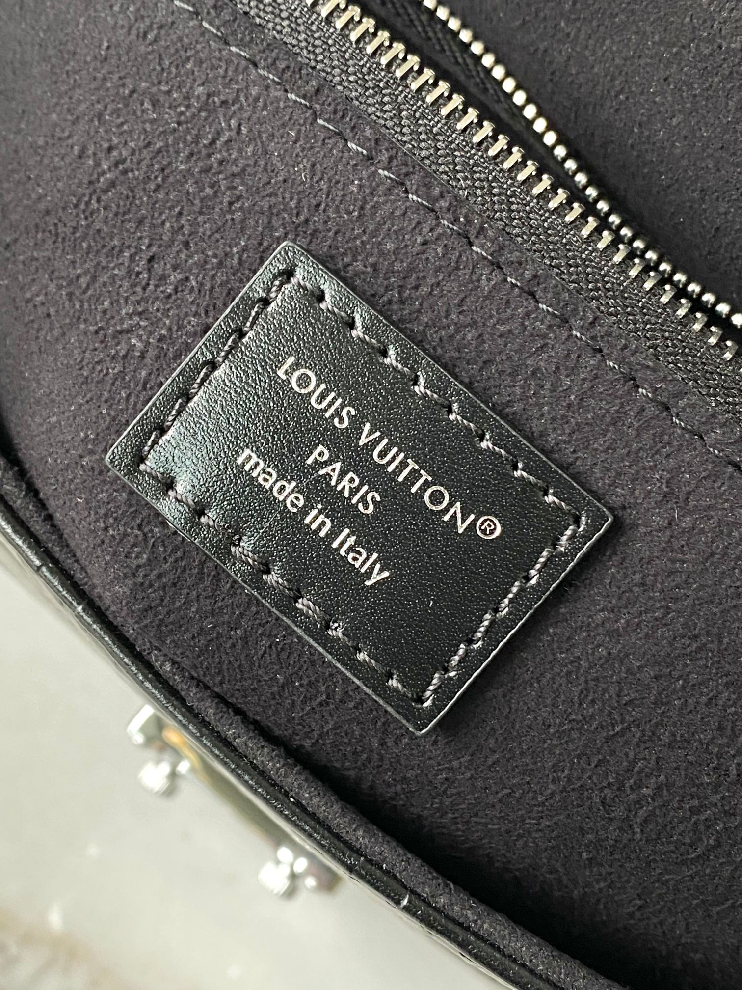 Louis Vuitton Basic Bag Cow Leather M-s