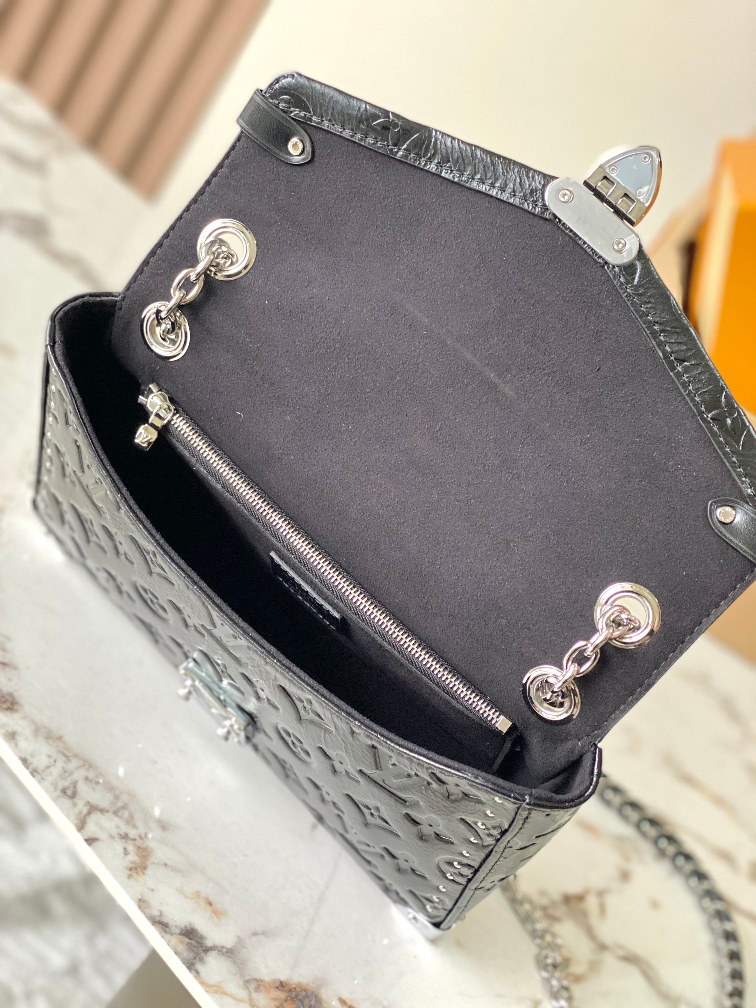 Louis Vuitton Basic Bag Cow Leather M-s