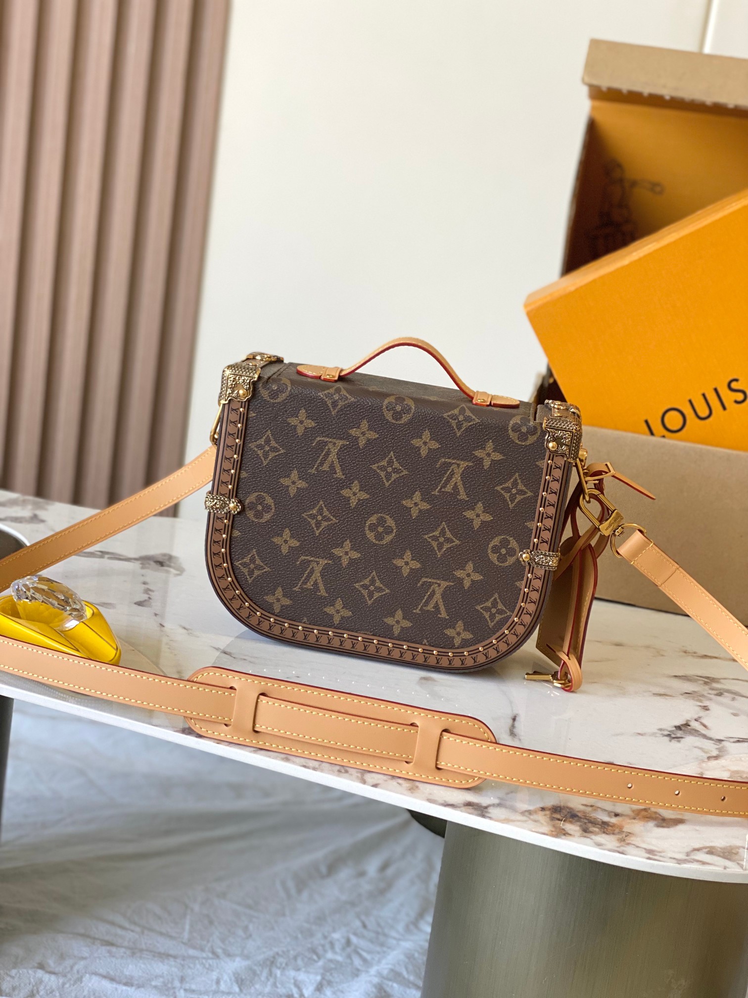 Louis Vuitton Basic Bag Canvas M-s-22cm